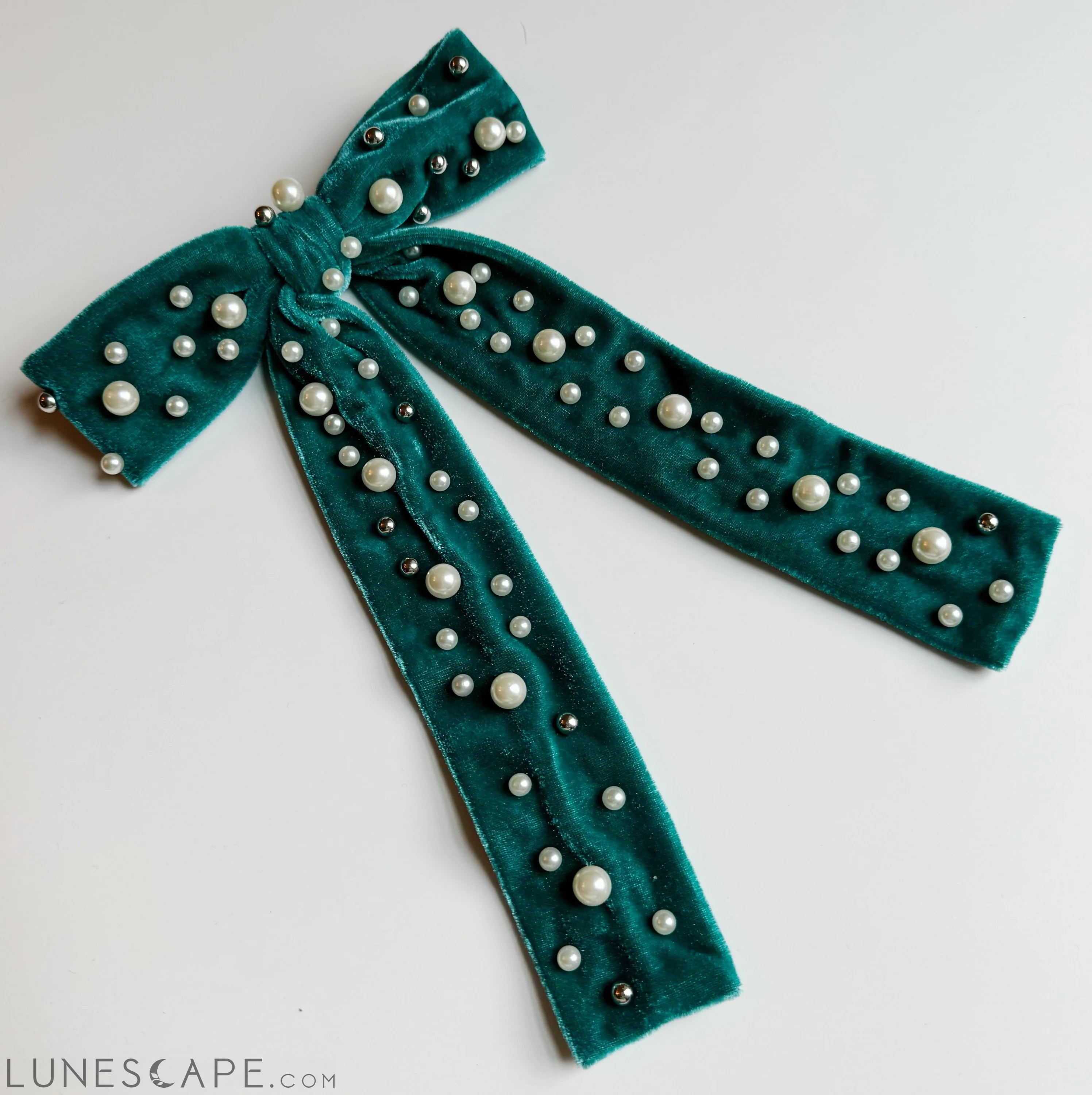 Pearl Throwed Velvet Bow Hair Clip LUNESCAPE