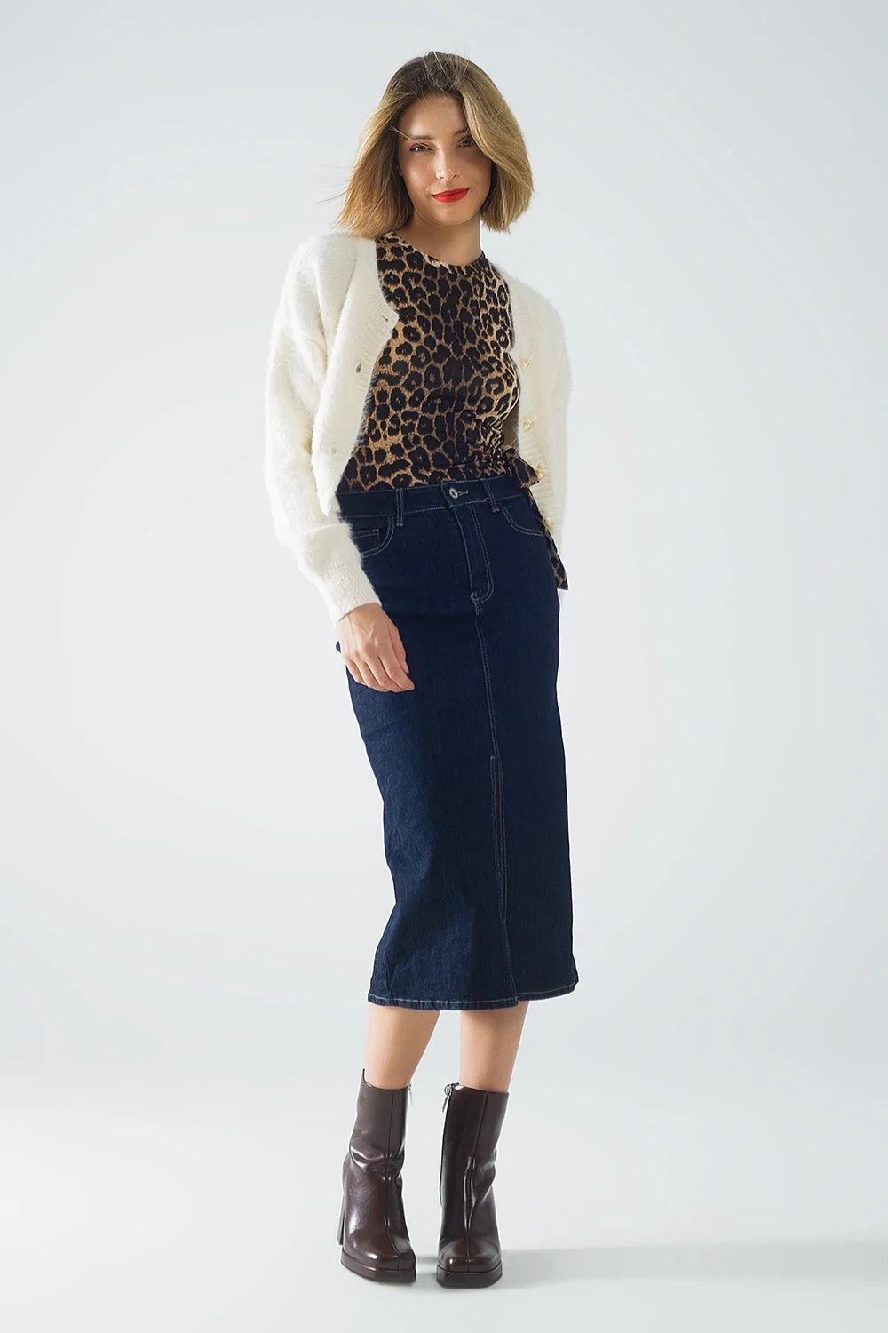 Pencil Denim Skirt in Dark Wash LUNESCAPE