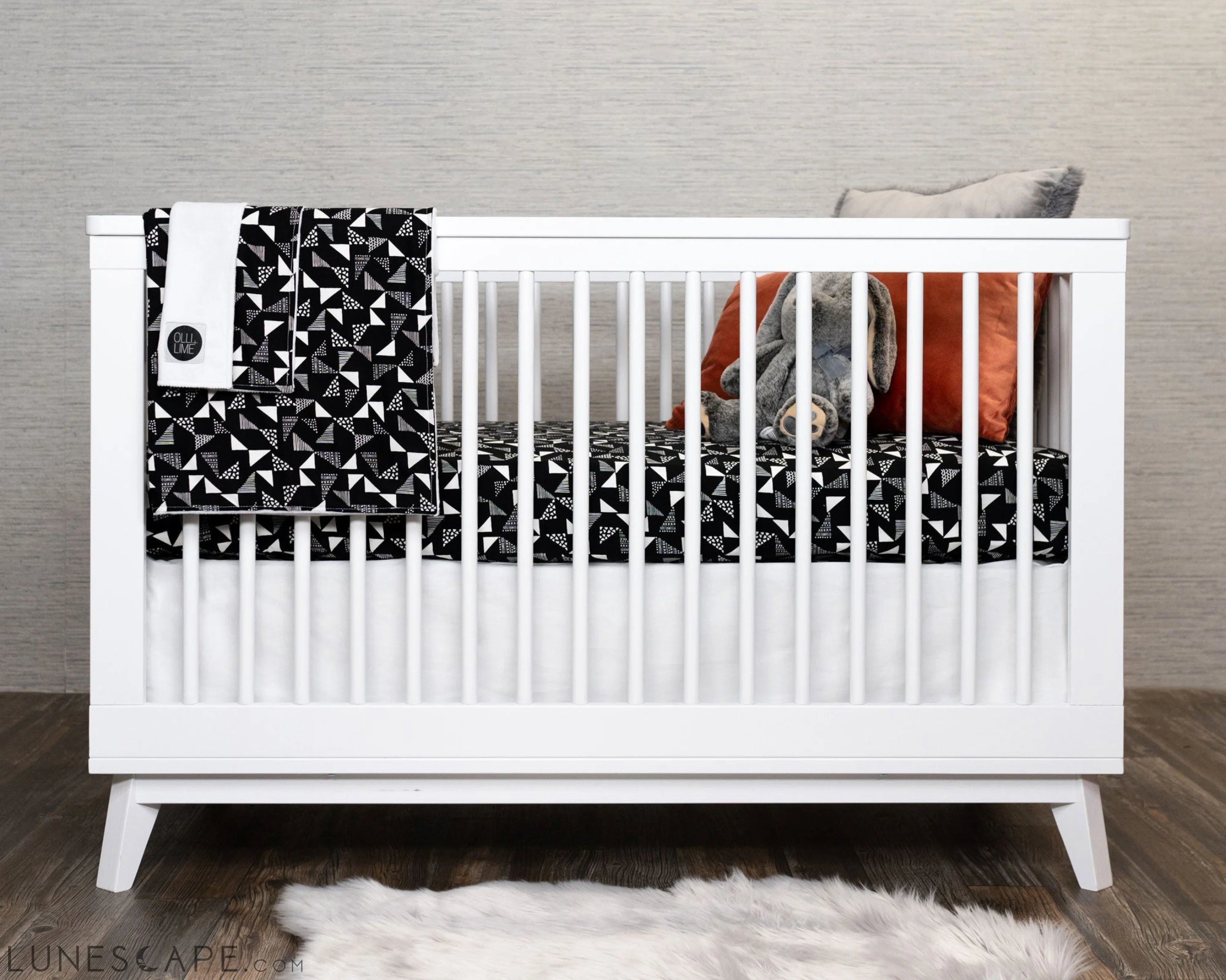 Pinwheels Deluxe Crib Bedding Set LUNESCAPE