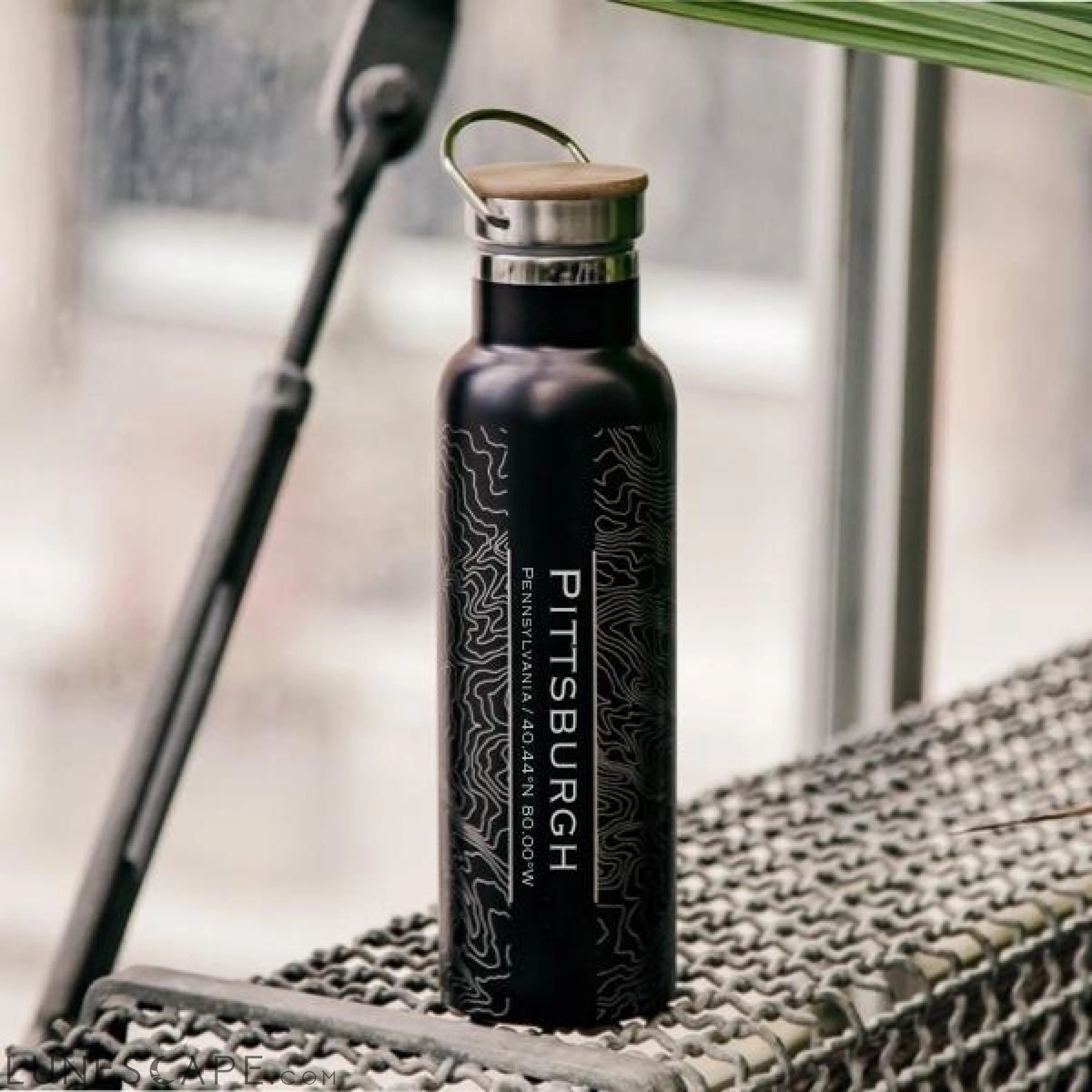 Pittsburgh - Pennsylvania Map Bottle with Bamboo Top in Matte Black LUNESCAPE