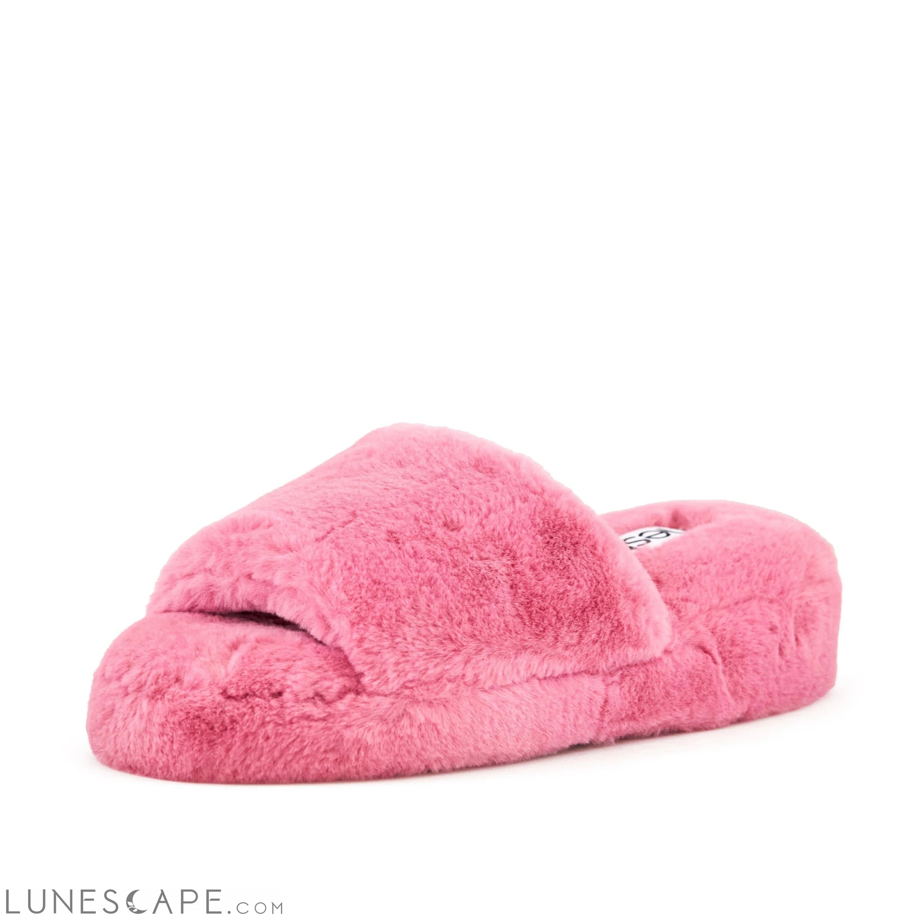 Plush Slide Slippers - Pink LUNESCAPE