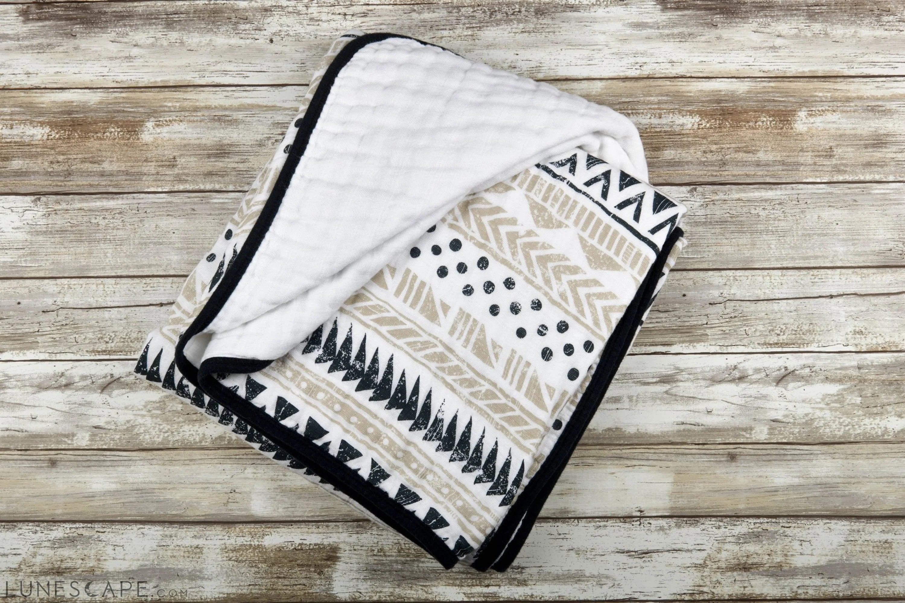 Pyramid Cotton Muslin Newcastle Blanket LUNESCAPE