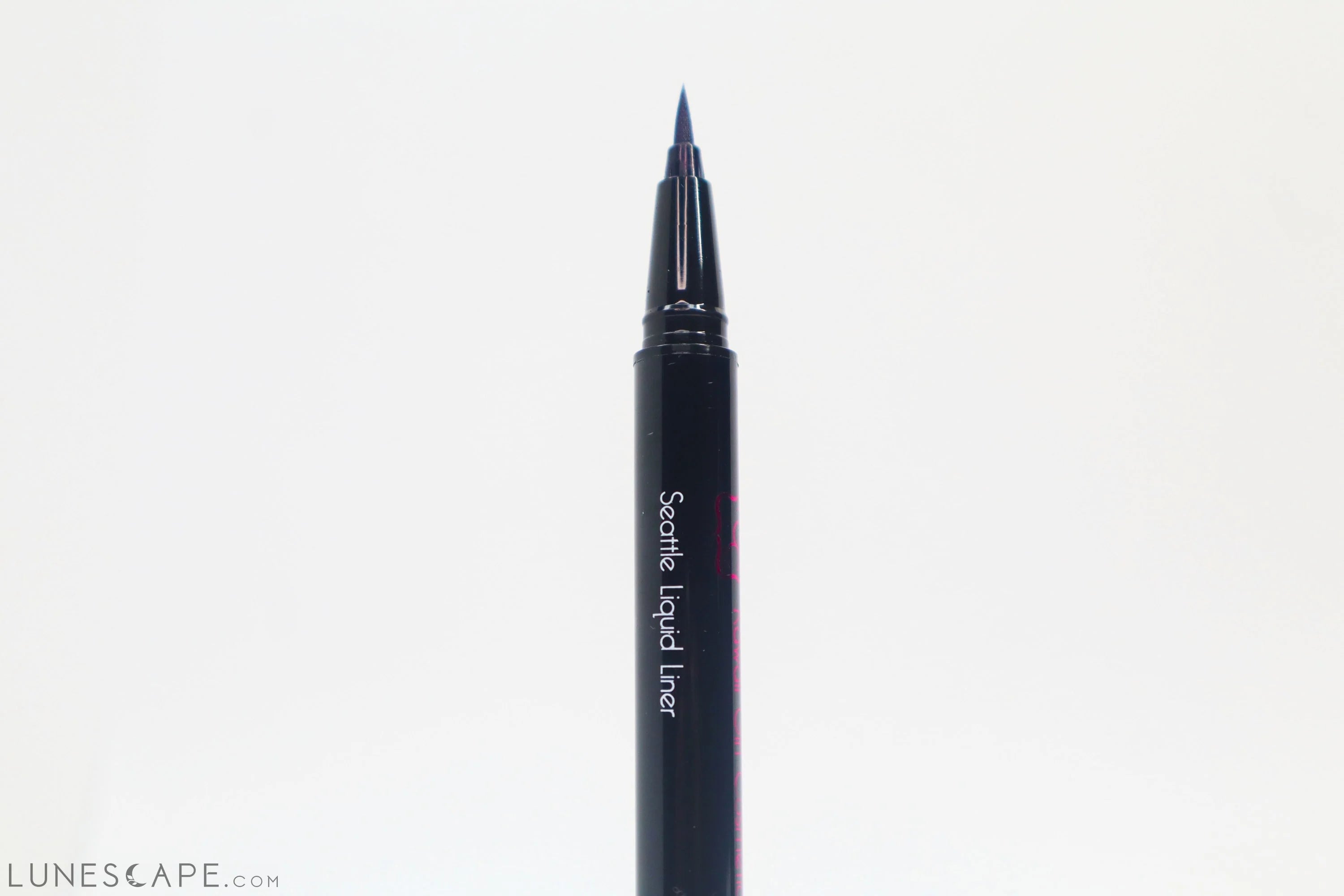 Queen Anne Liquid Liner LUNESCAPE