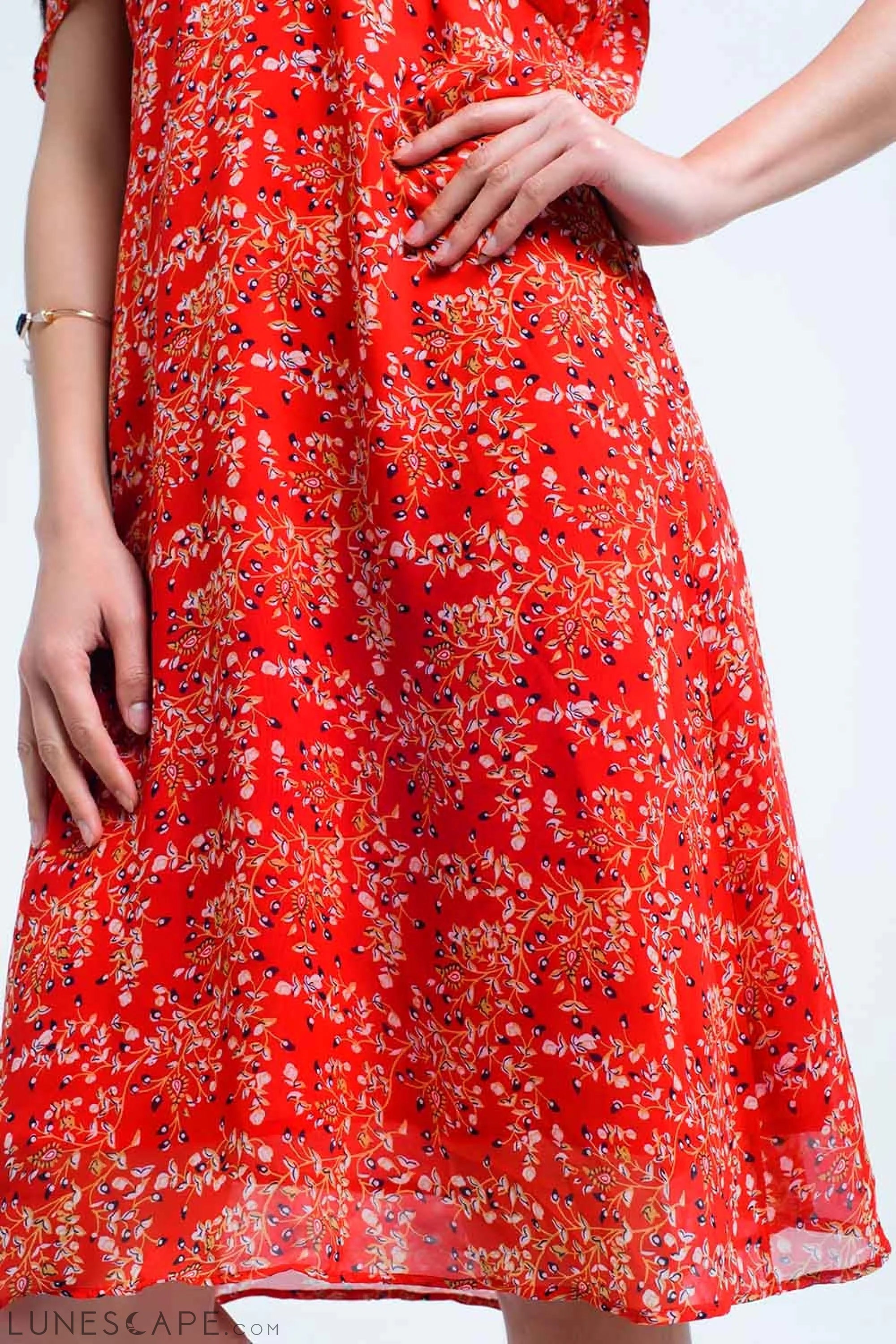 Red Dress With Printed Flowers and Ruffles LUNESCAPE