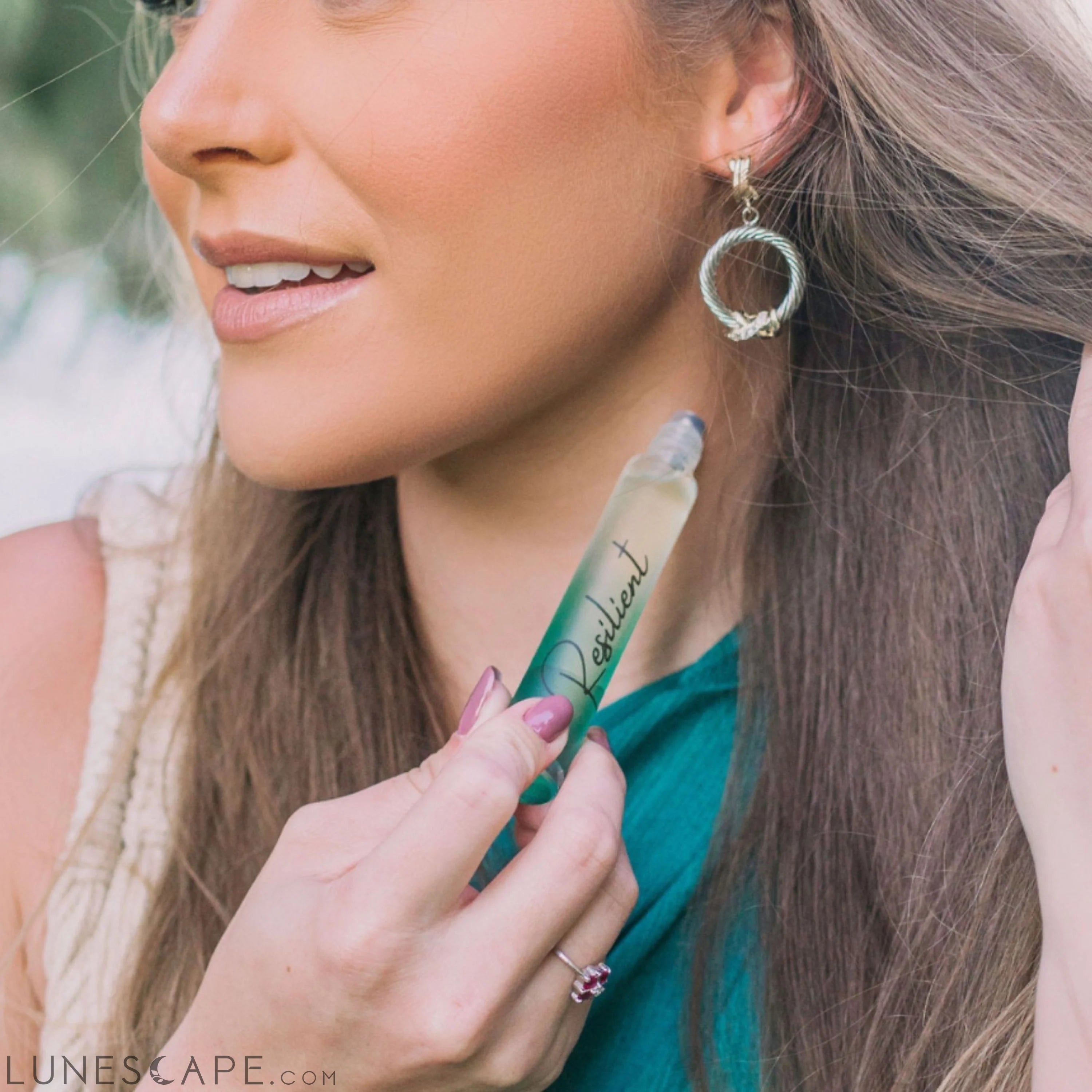 Resilient Rollerball Perfume - Cashmere, Sandalwood, Vanilla, Citrus & Floral LUNESCAPE