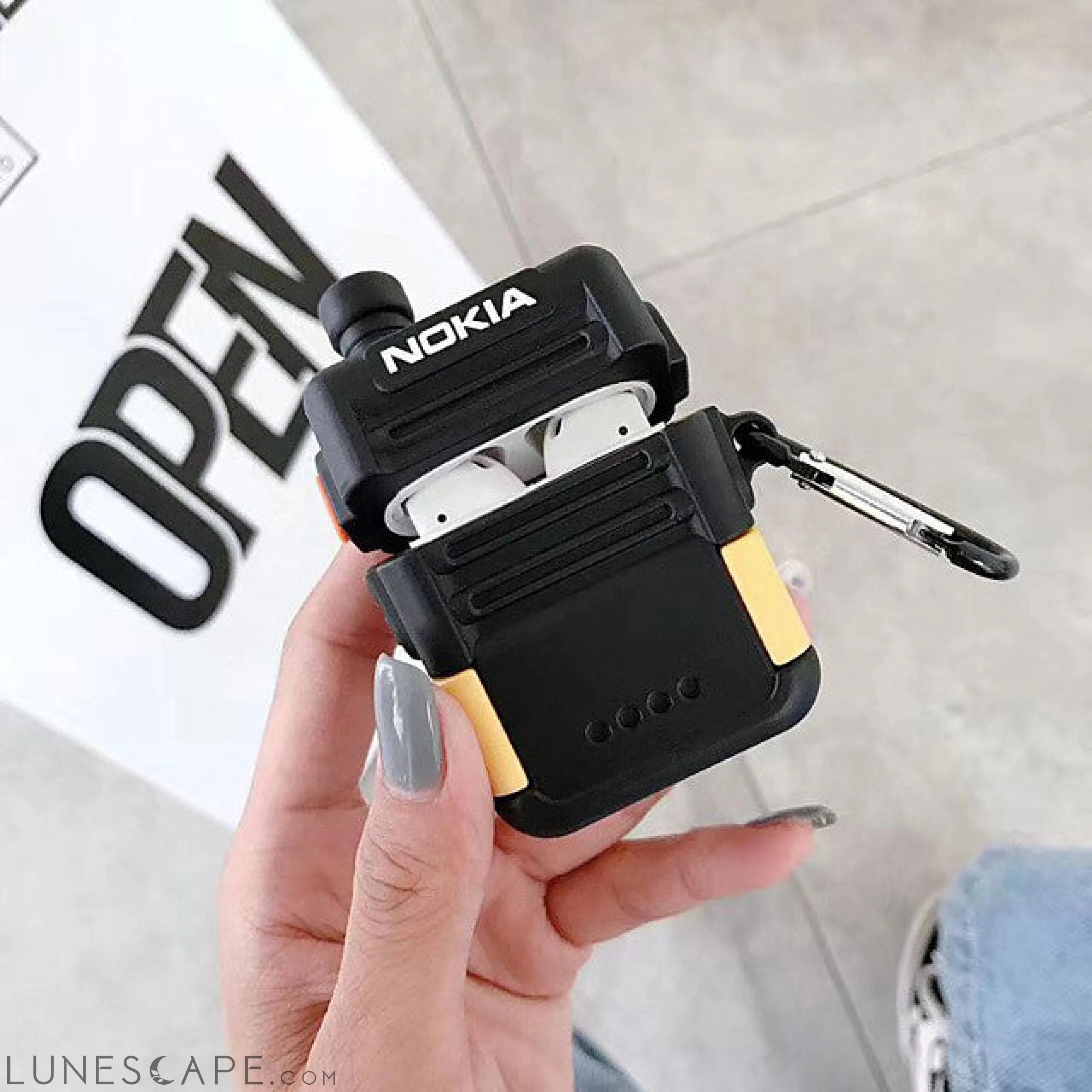Retro Nokia AirPods Case LUNESCAPE