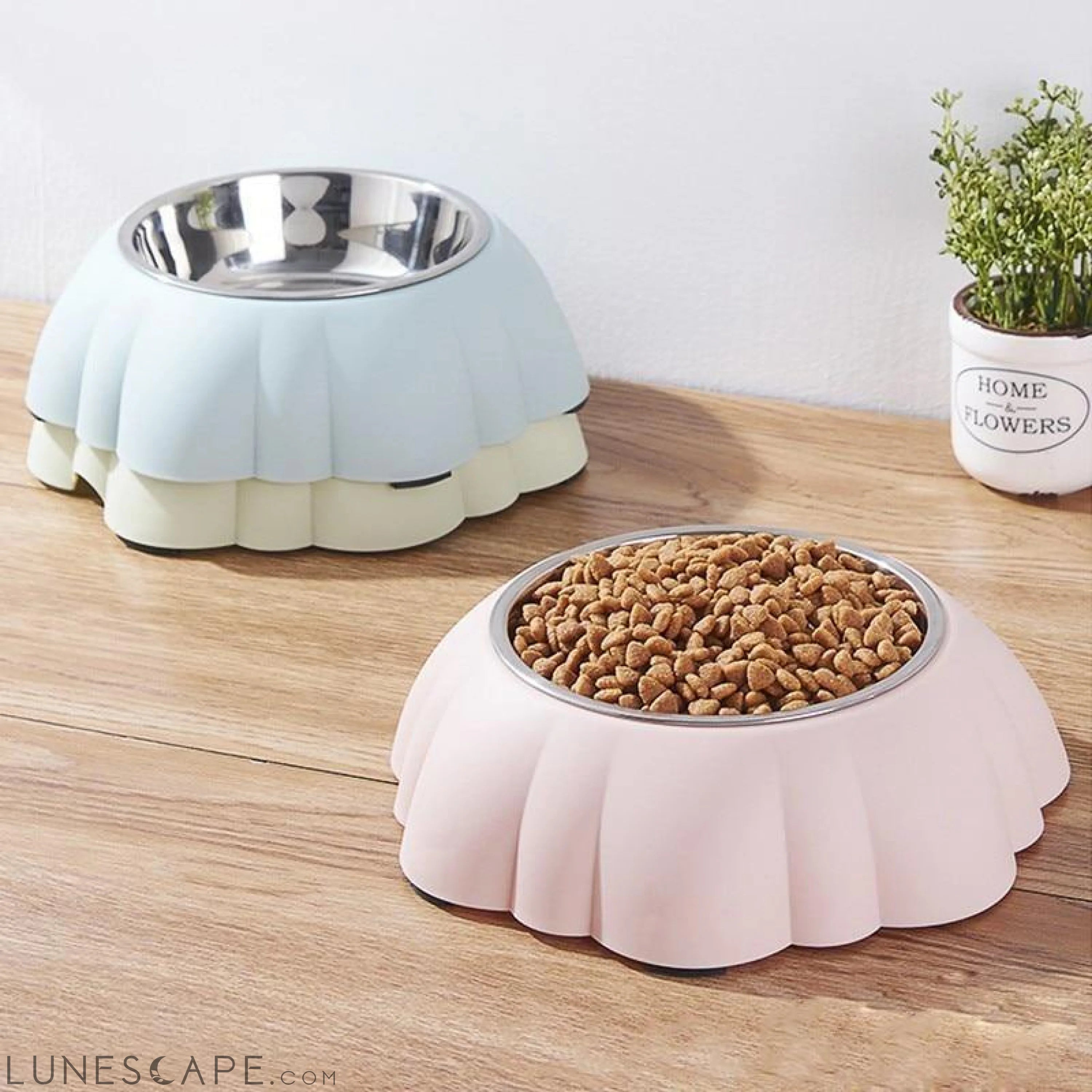 Ruffled Pet Food Bowl LUNESCAPE