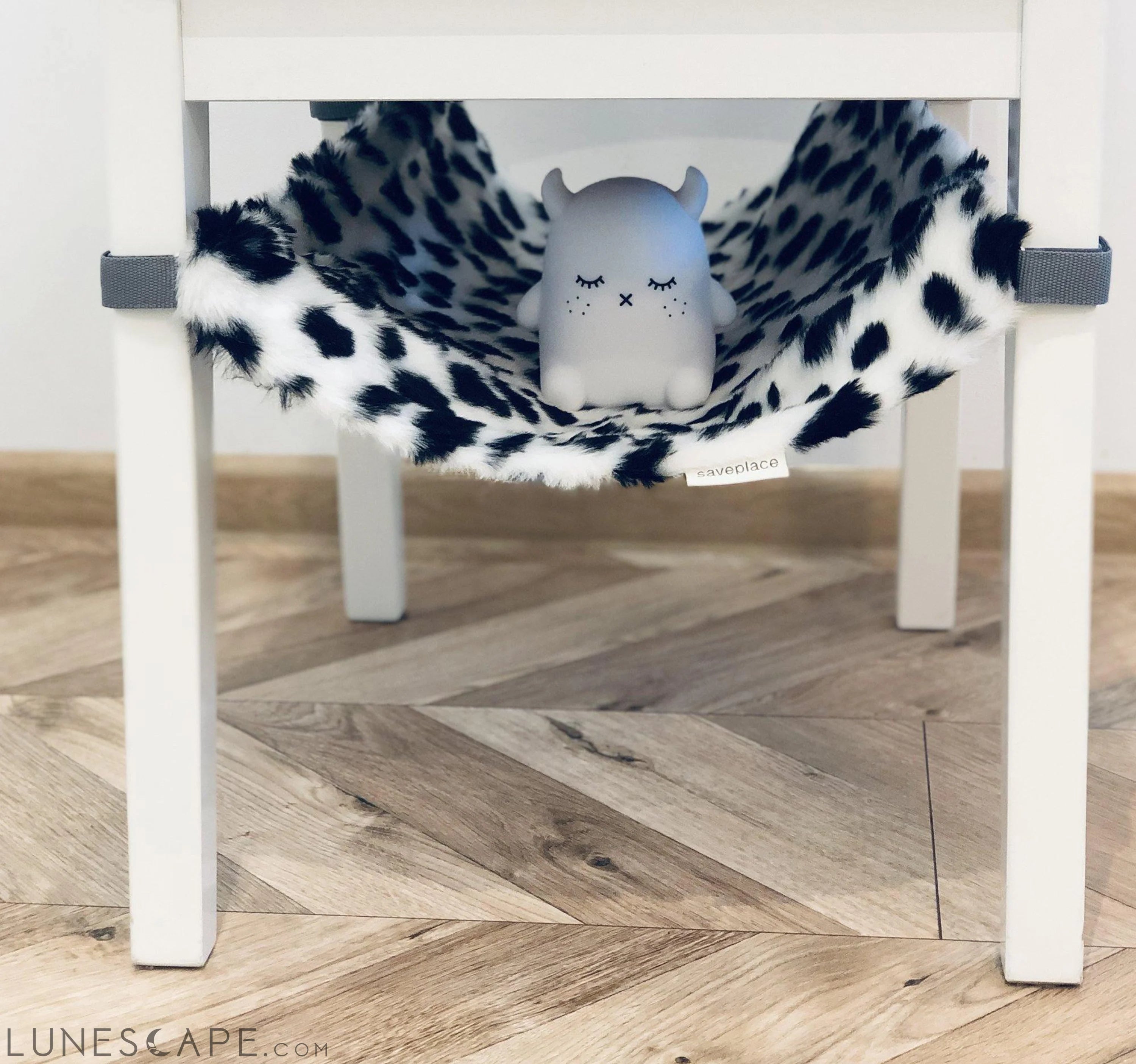 Saveplace® Hanging Mat for Storage & Pets – ORDERLY CHAOS LUNESCAPE