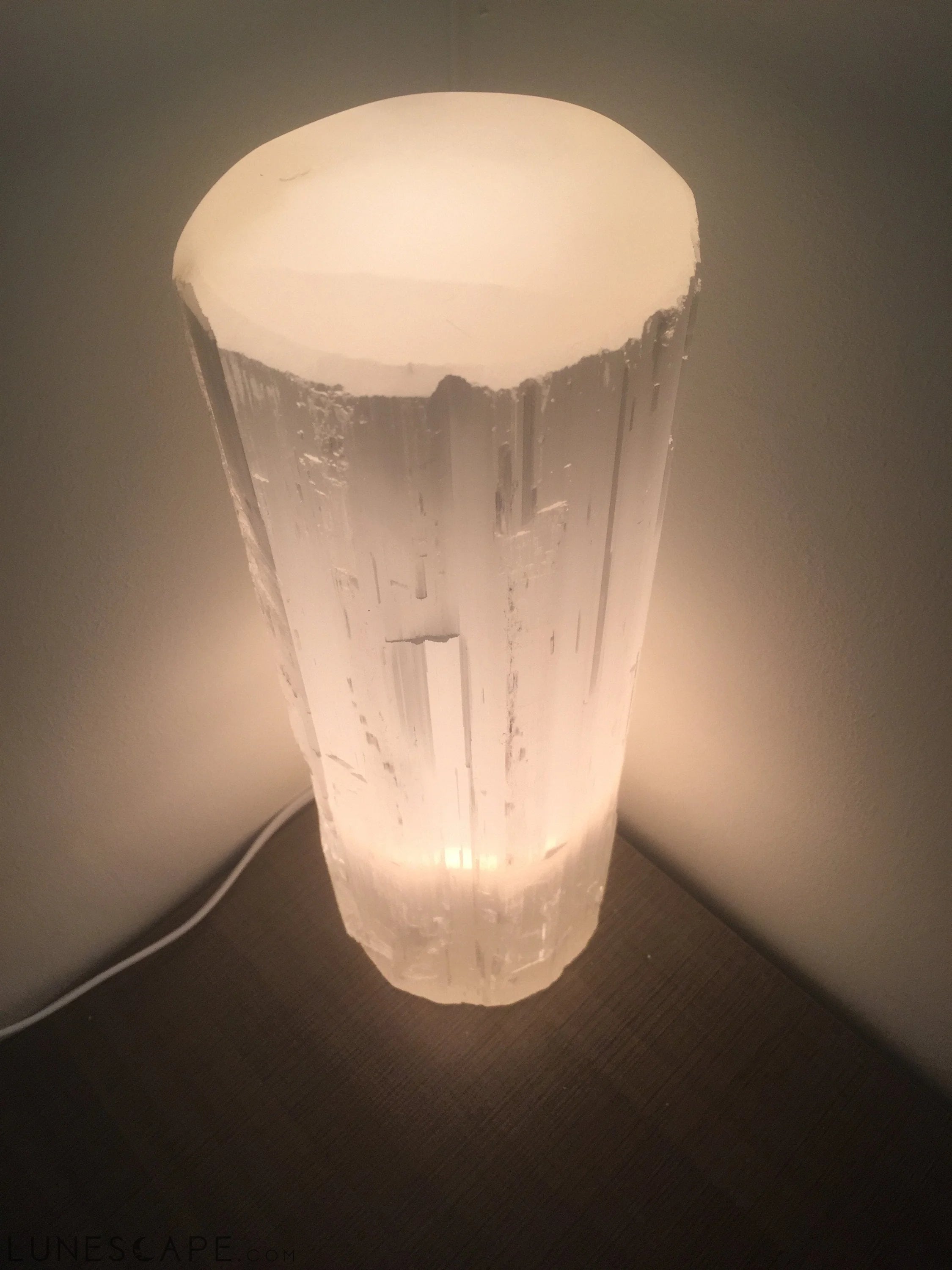Selenite Crystal Flat Top Lamp LUNESCAPE