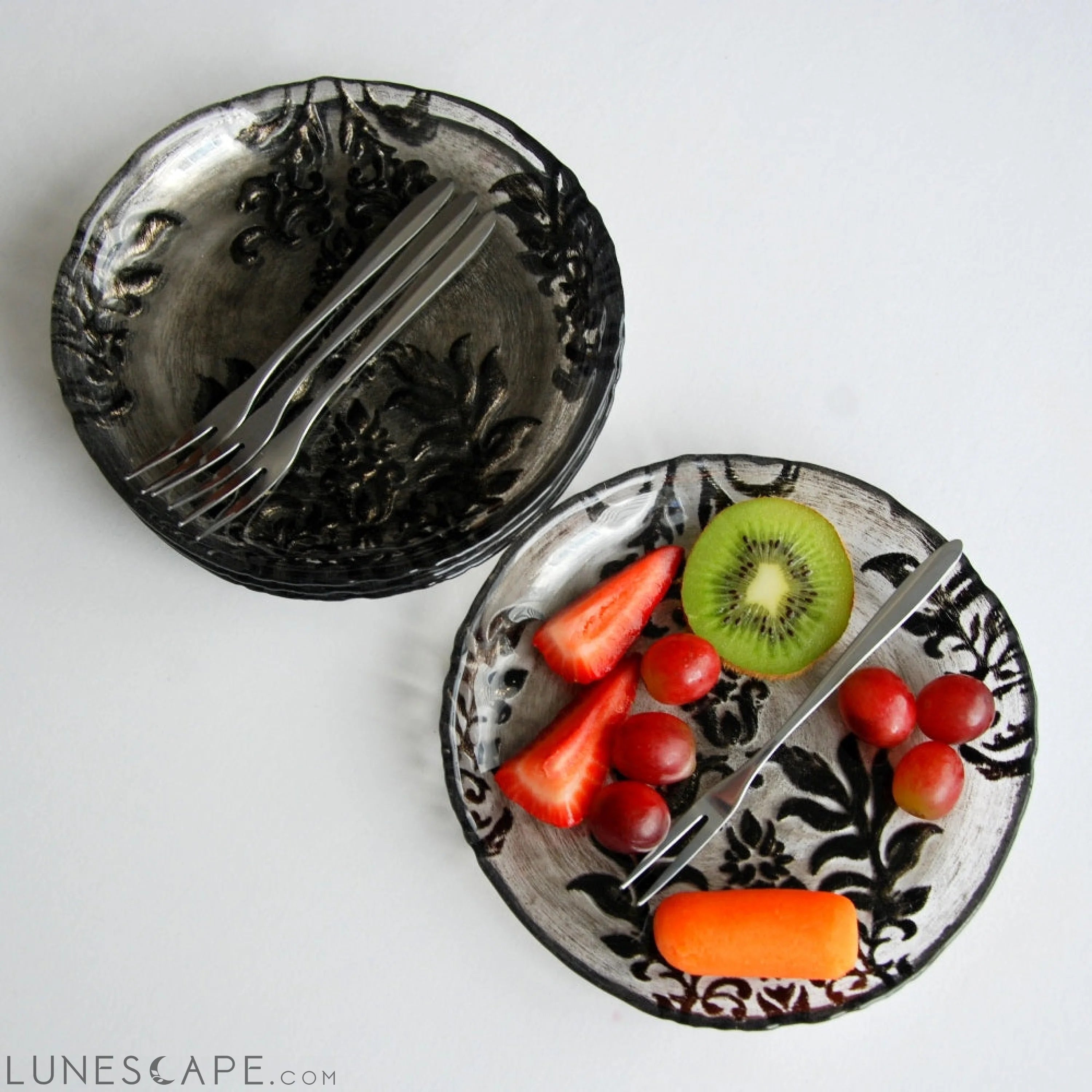 Set/4 DAMASK 6.5" BLACK VELVET CANAPE PLATES LUNESCAPE