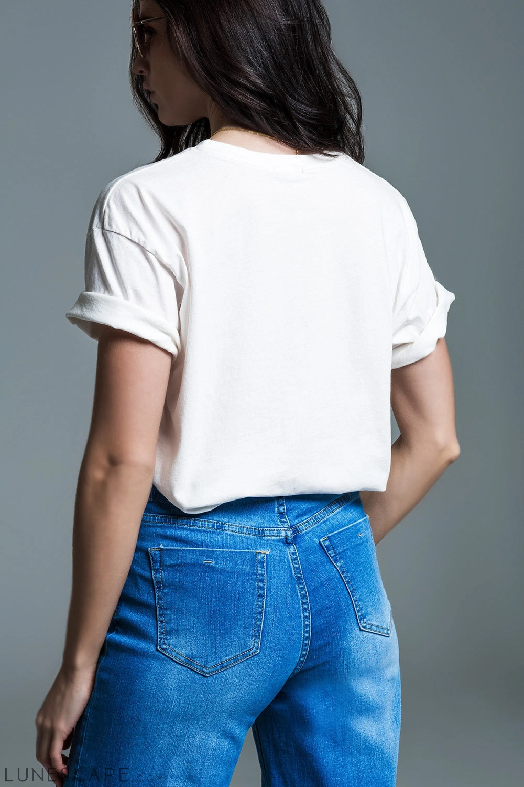 Short Sleeve T-Shirt With Graphic Peace Sign Design at the Front in Cream LUNESCAPE
