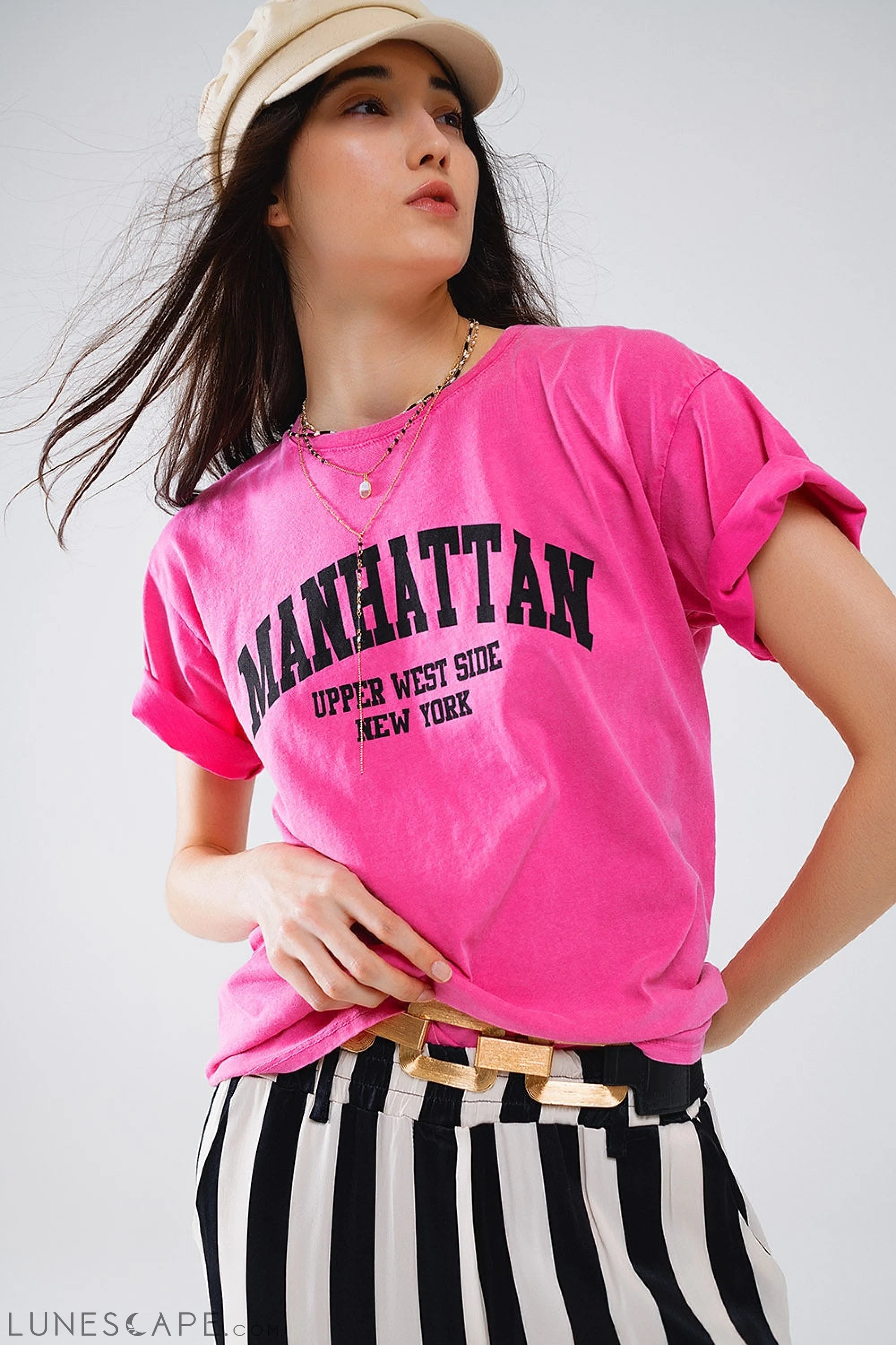Short Sleeve T-Shirt With Graphic Text Manhattan in Pink LUNESCAPE