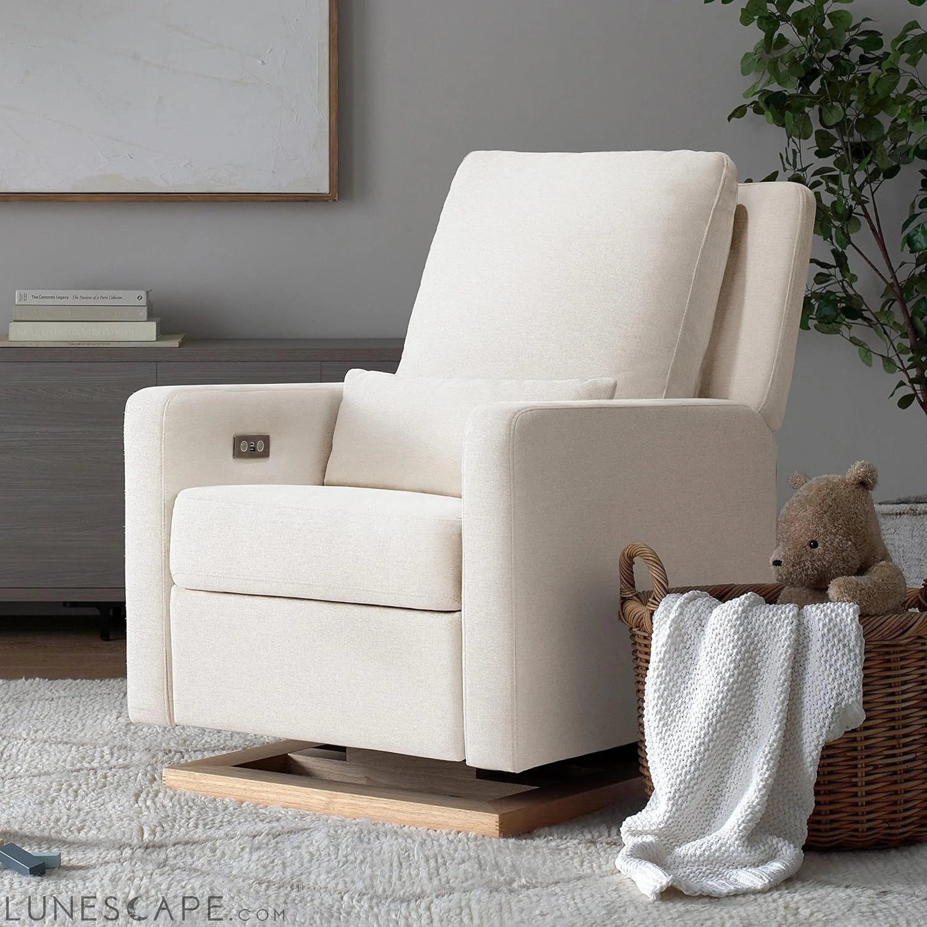 Sigi Electronic Power Recliner & Glider with USB Port in Performance LUNESCAPE