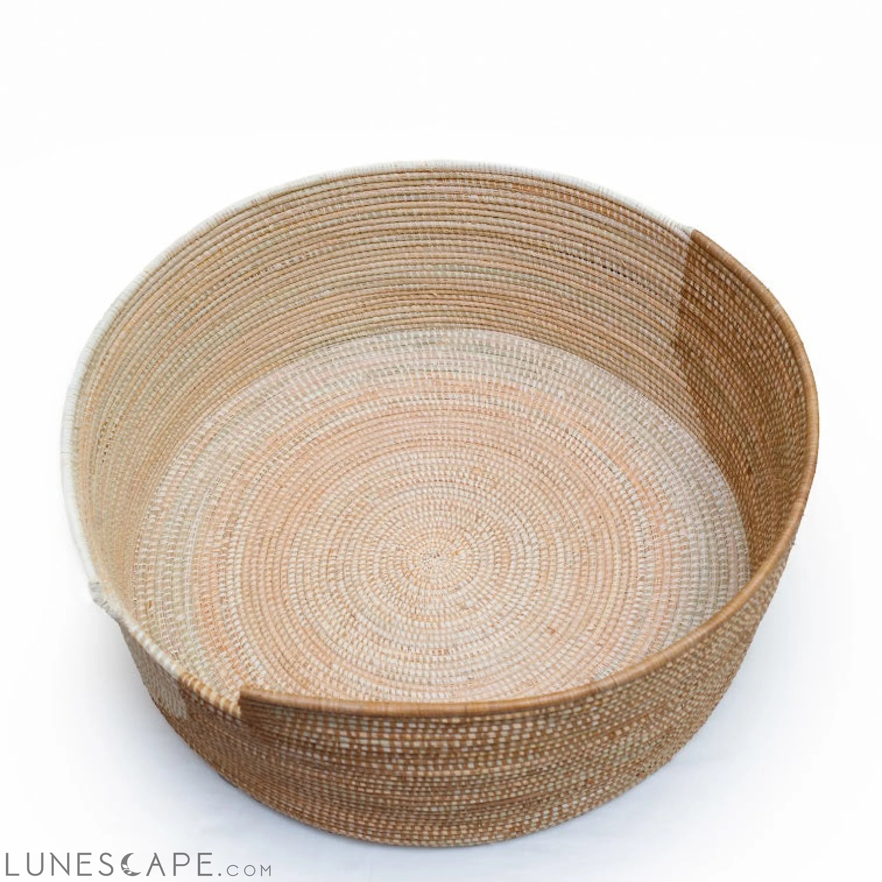 Simba Handwoven Pet Bed LUNESCAPE