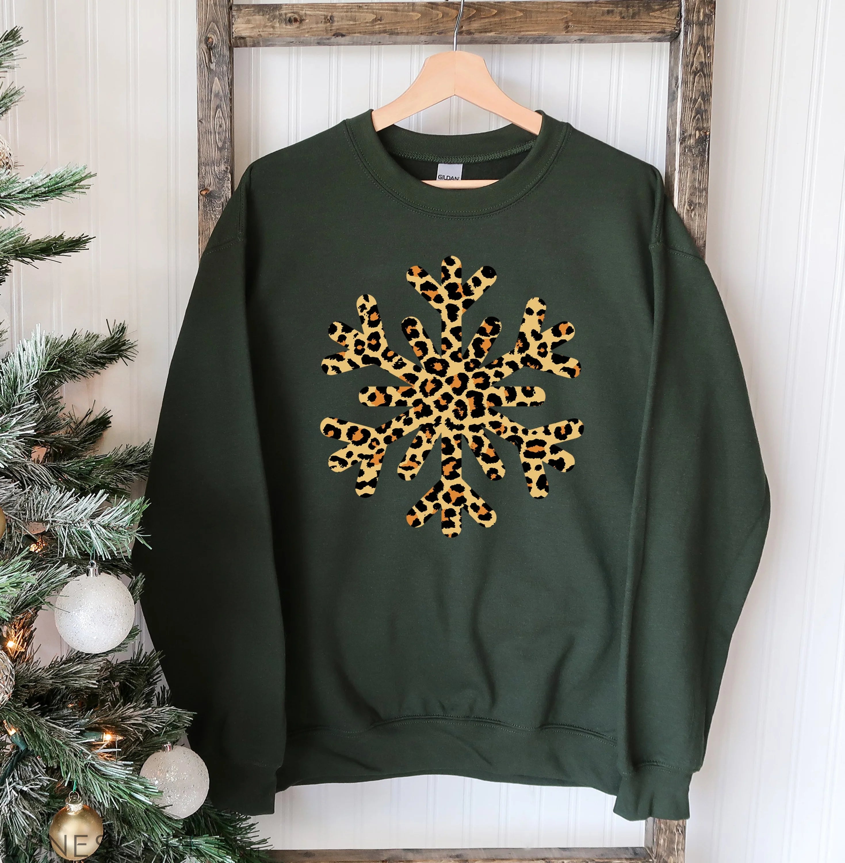 Snowflake Christmas Sweatshirt LUNESCAPE