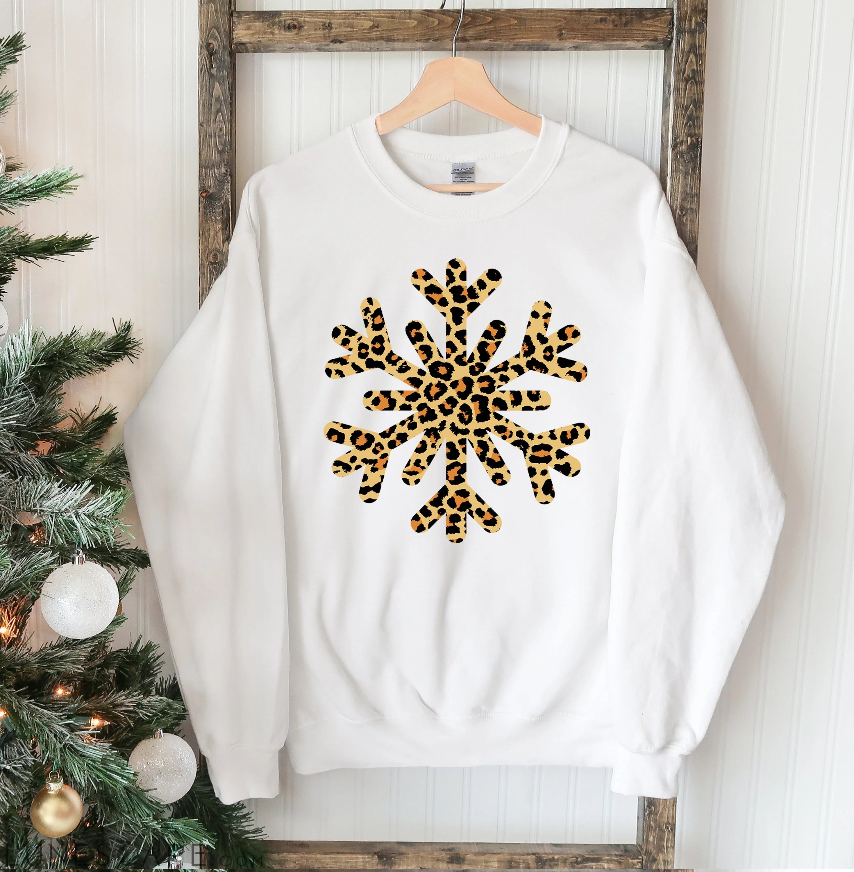 Snowflake Christmas Sweatshirt LUNESCAPE