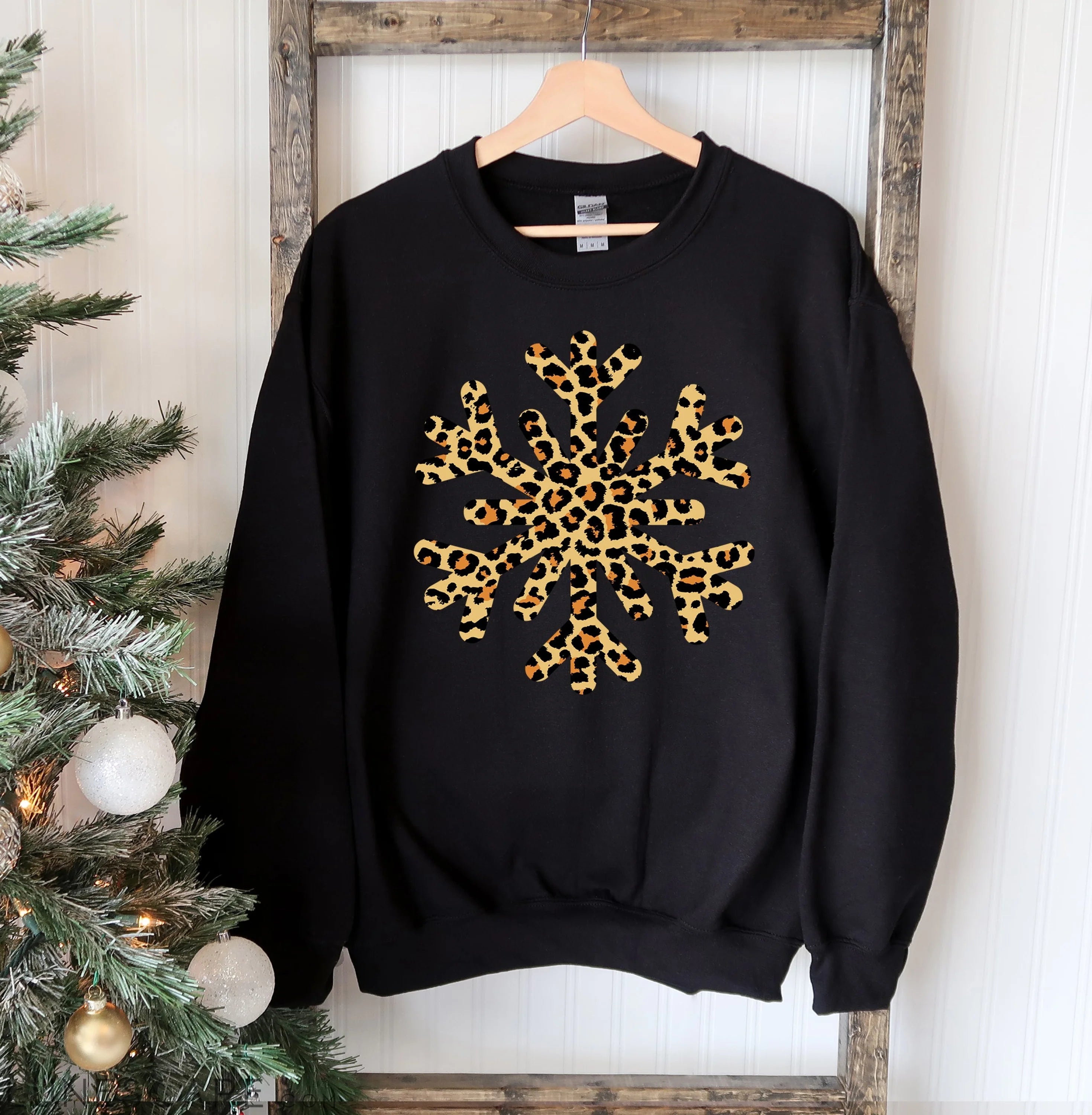 Snowflake Christmas Sweatshirt LUNESCAPE