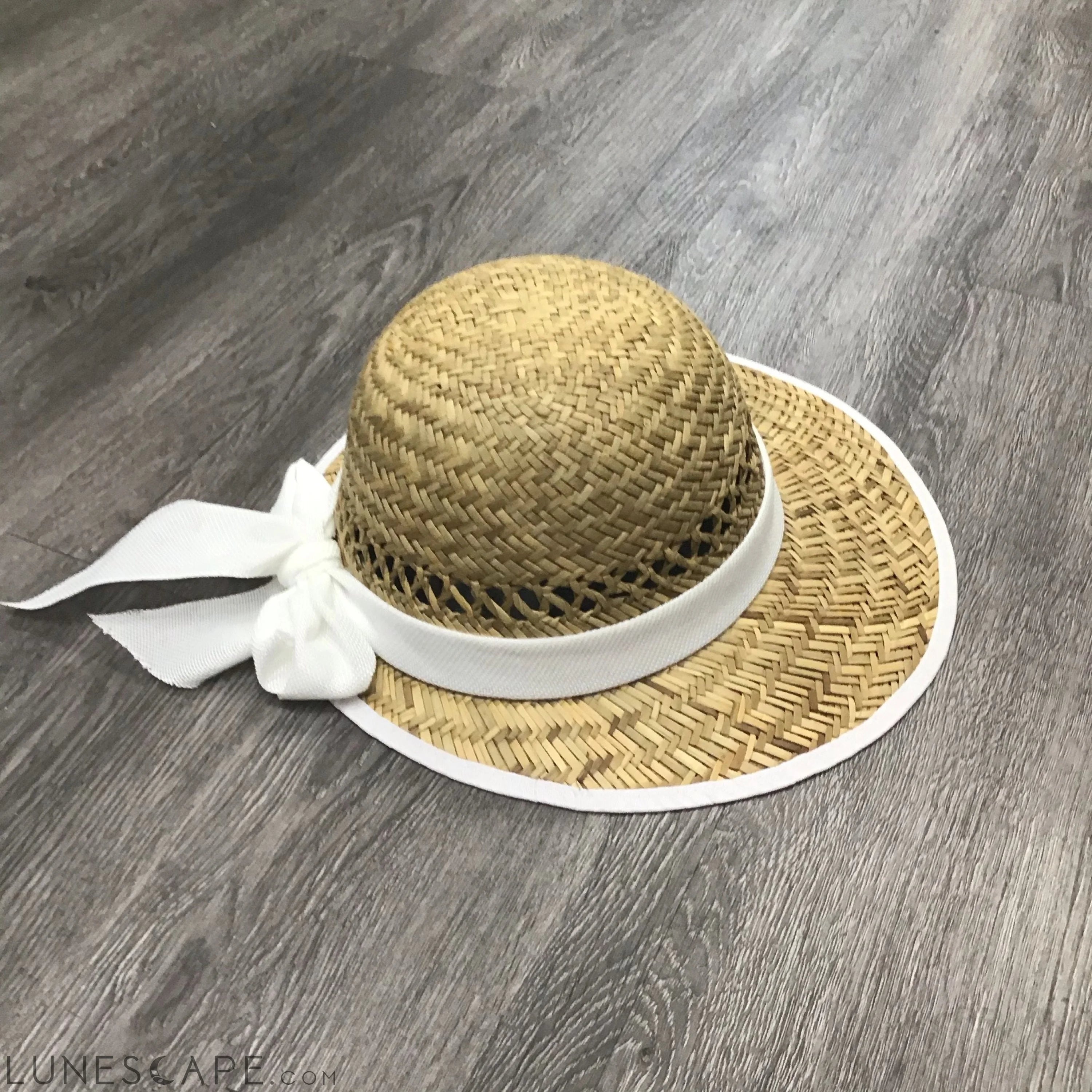 Solid White Bow Rush Straw Visor LUNESCAPE