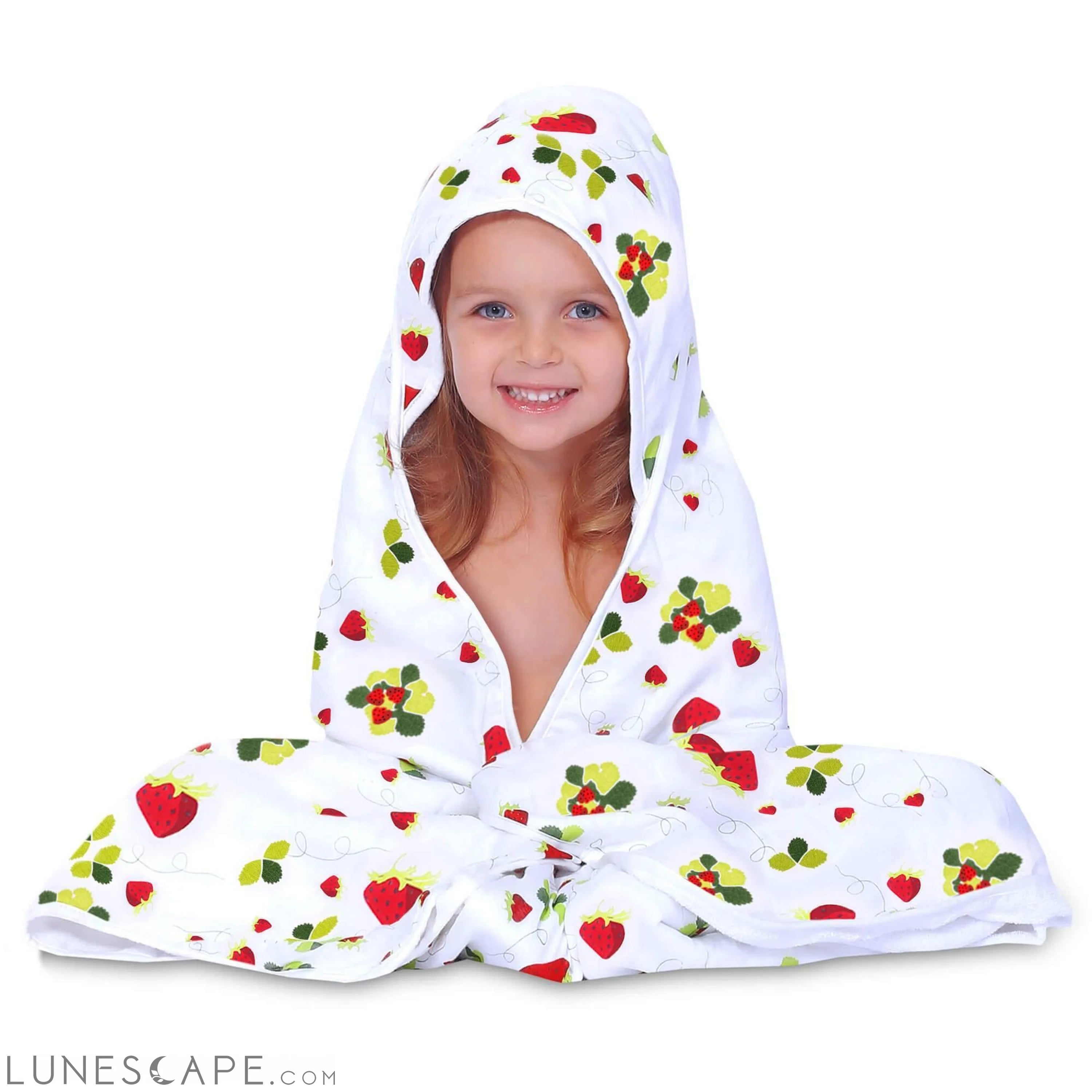 Strawberry Hooded Bamboo Towel LUNESCAPE