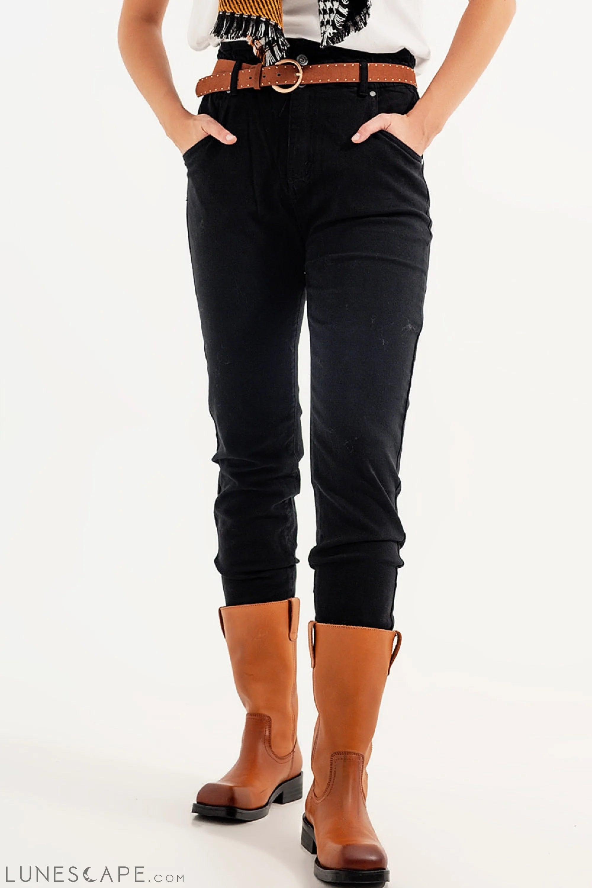 Stretch Paperbag Waist Straigh Jeans in Black LUNESCAPE