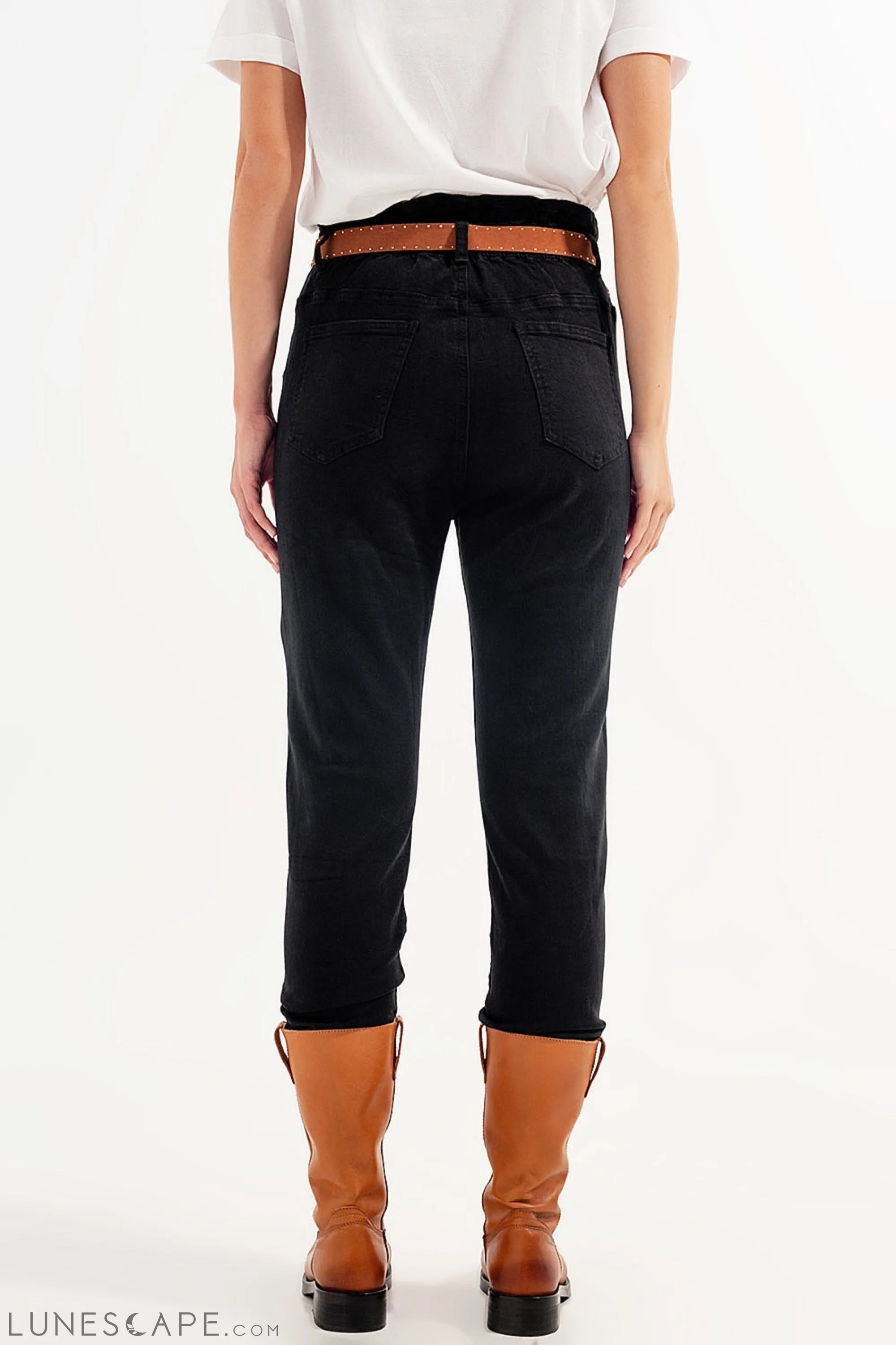 Stretch Paperbag Waist Straigh Jeans in Black LUNESCAPE