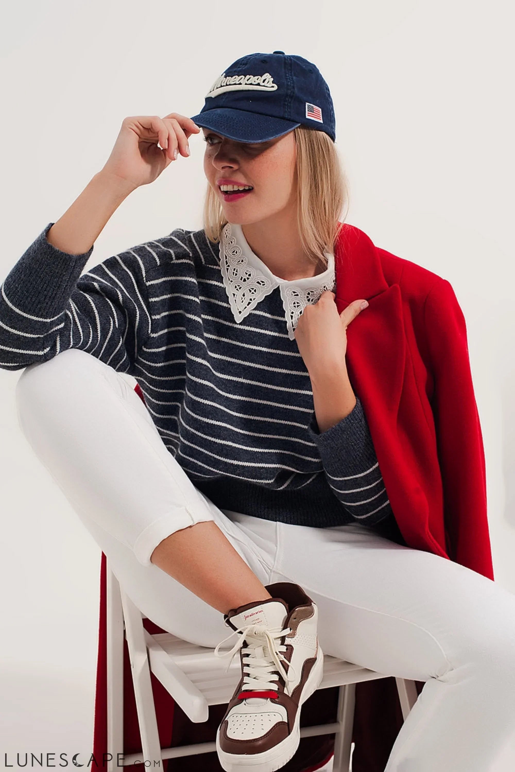 Striped Knitted Sweater With Wrangler Sleeves Blue and White LUNESCAPE