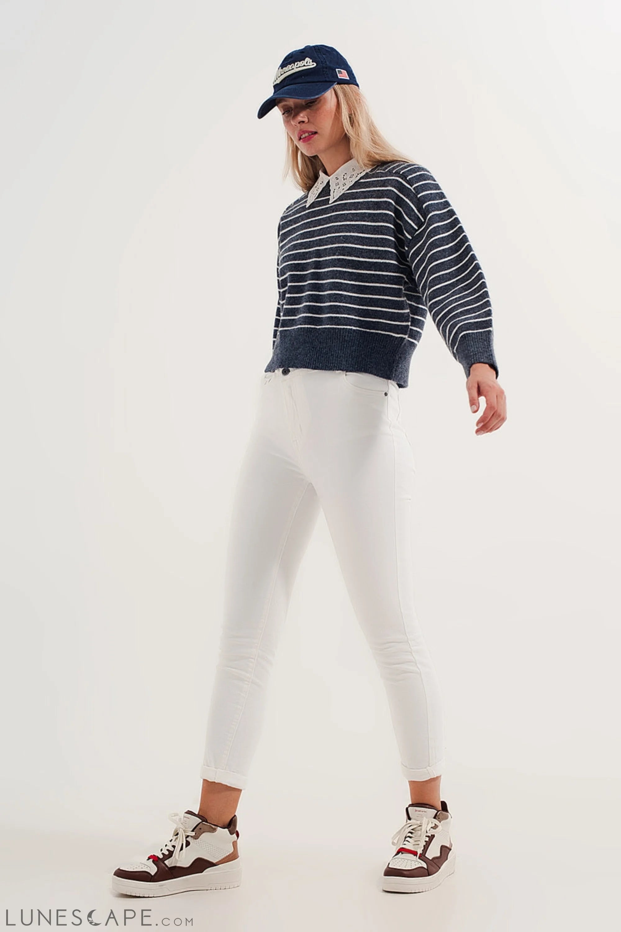 Striped Knitted Sweater With Wrangler Sleeves Blue and White LUNESCAPE