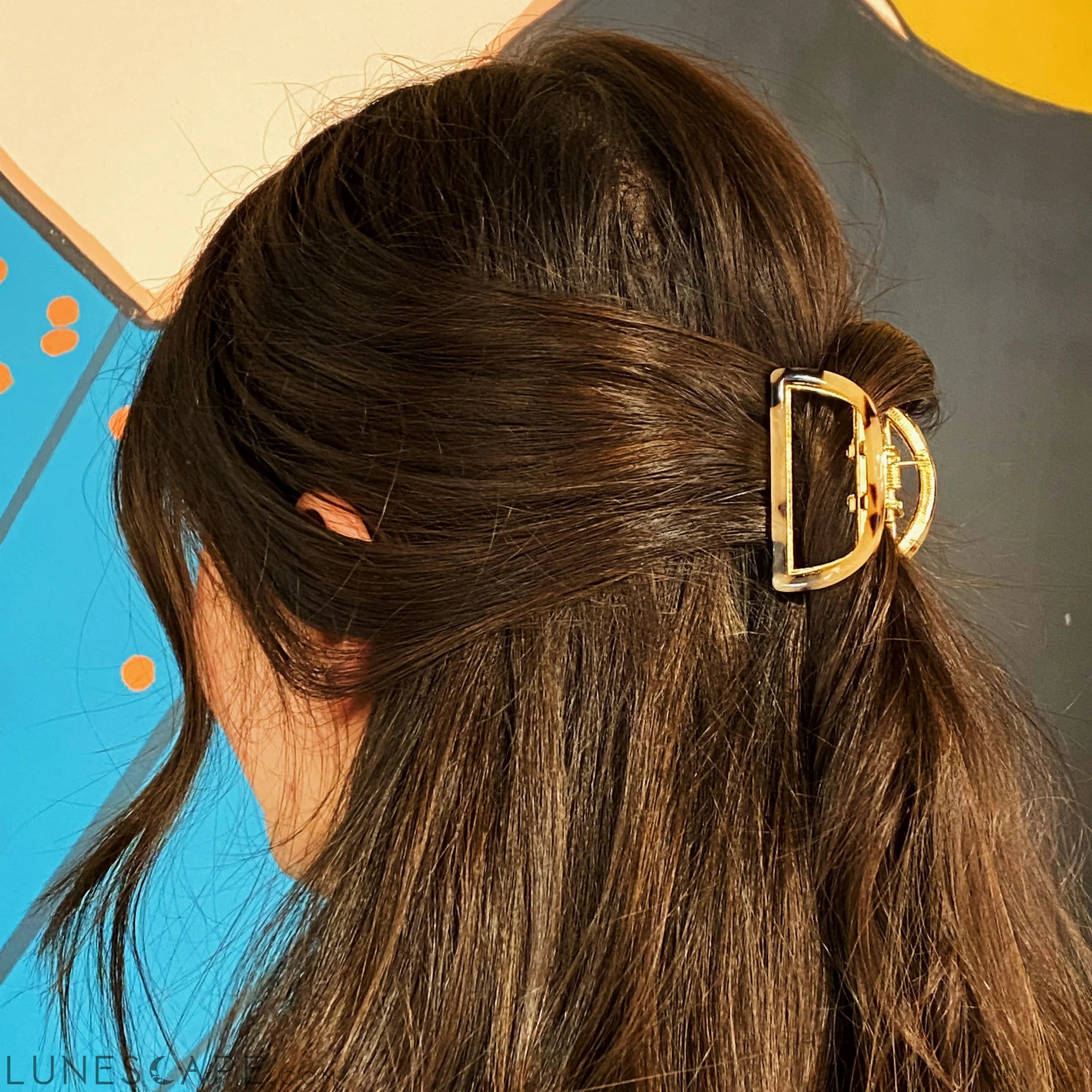 Stylish Outlined Hair Claw LUNESCAPE