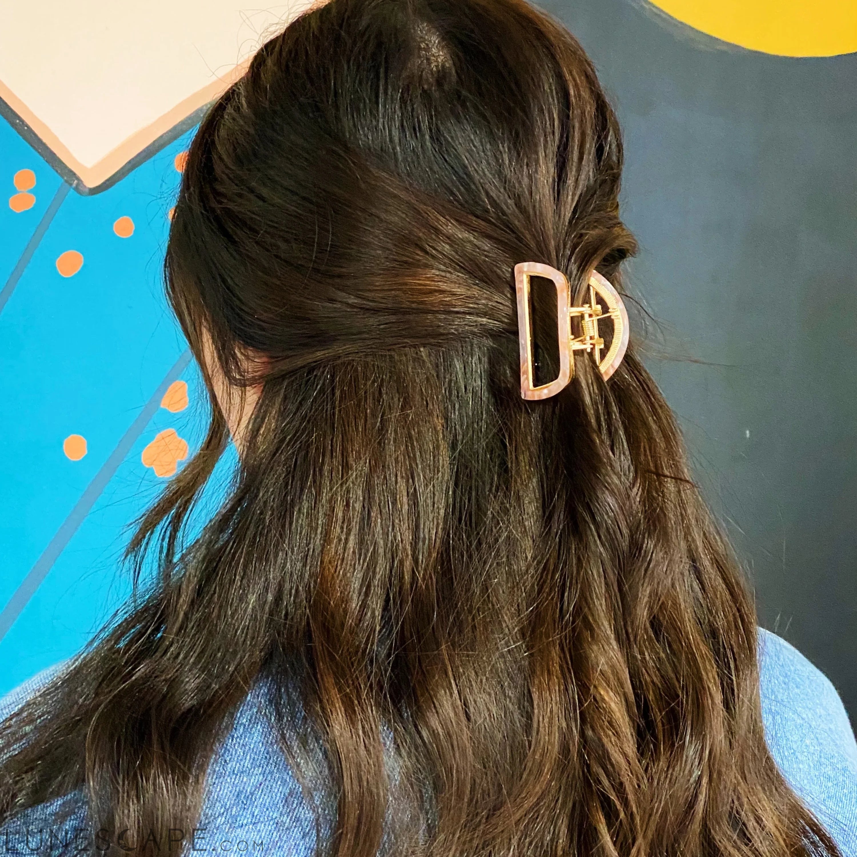Stylish Outlined Hair Claw LUNESCAPE