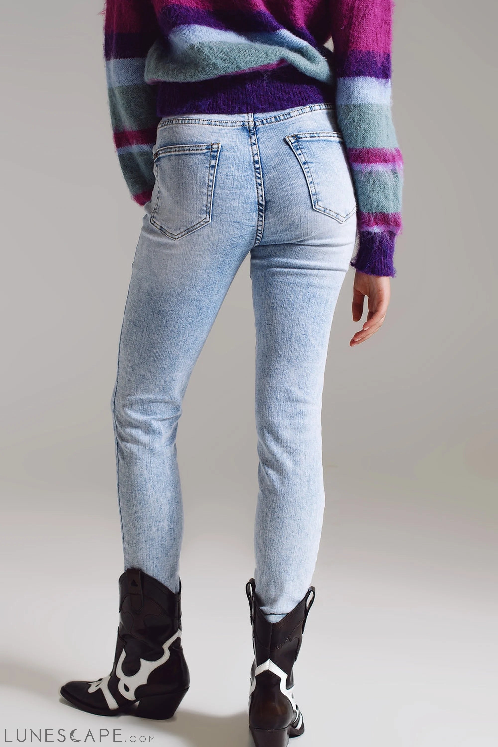 Super Skinny Jeans in Mid Rise in Light Blue Wash LUNESCAPE