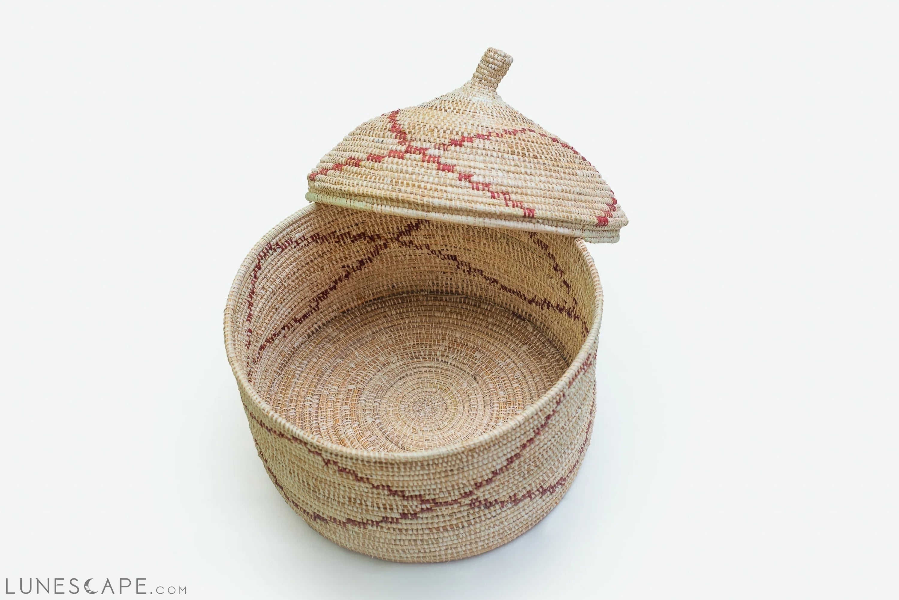 Tanganyika  Eco-Friendly Lidded Basket LUNESCAPE