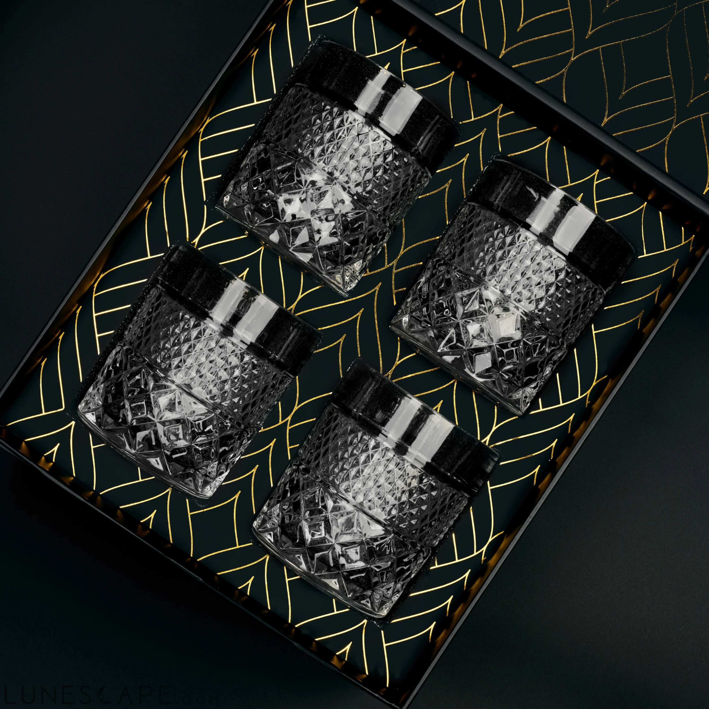 The Privilege Collection - Admiral Glasses LUNESCAPE