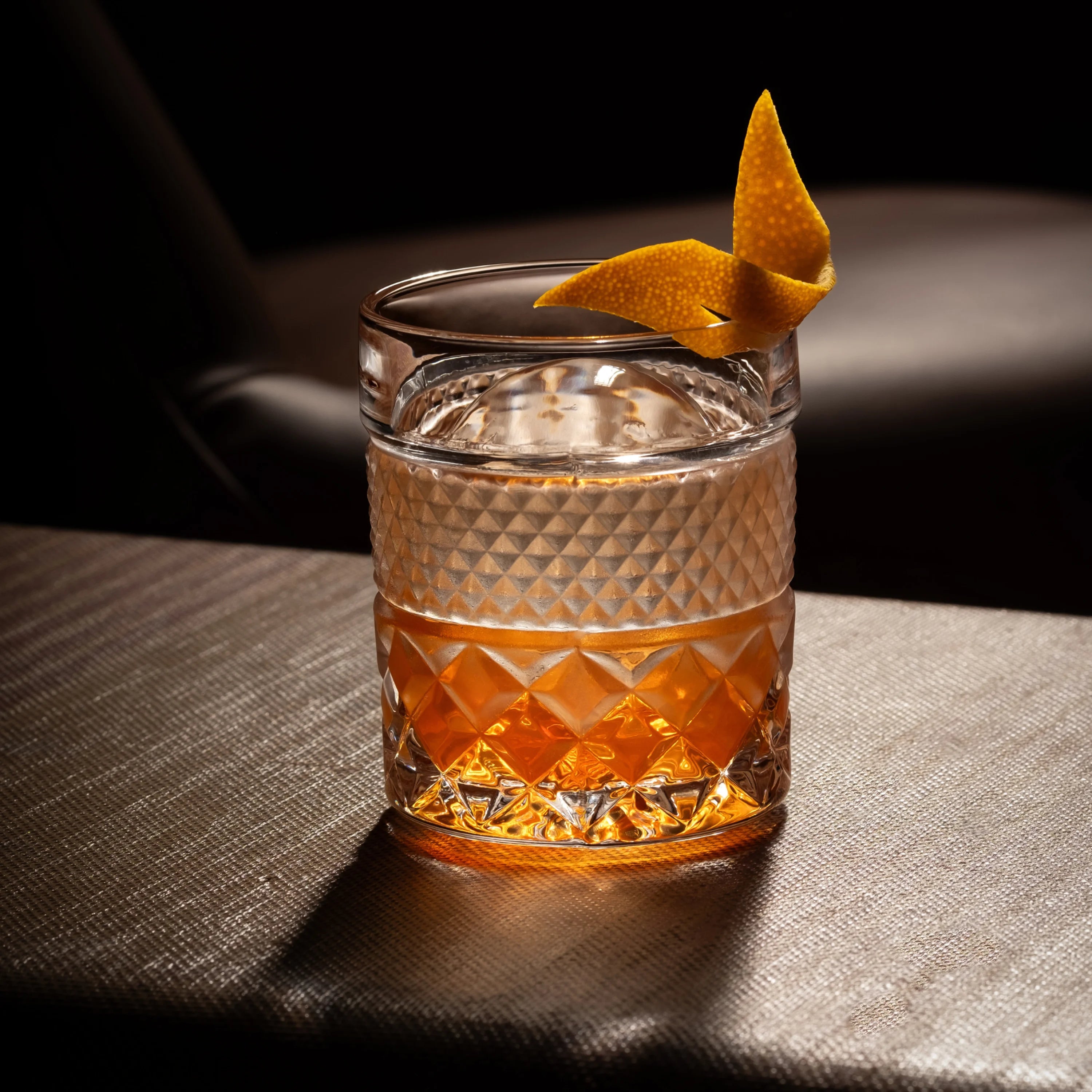 The Privilege Collection - Admiral Glasses LUNESCAPE