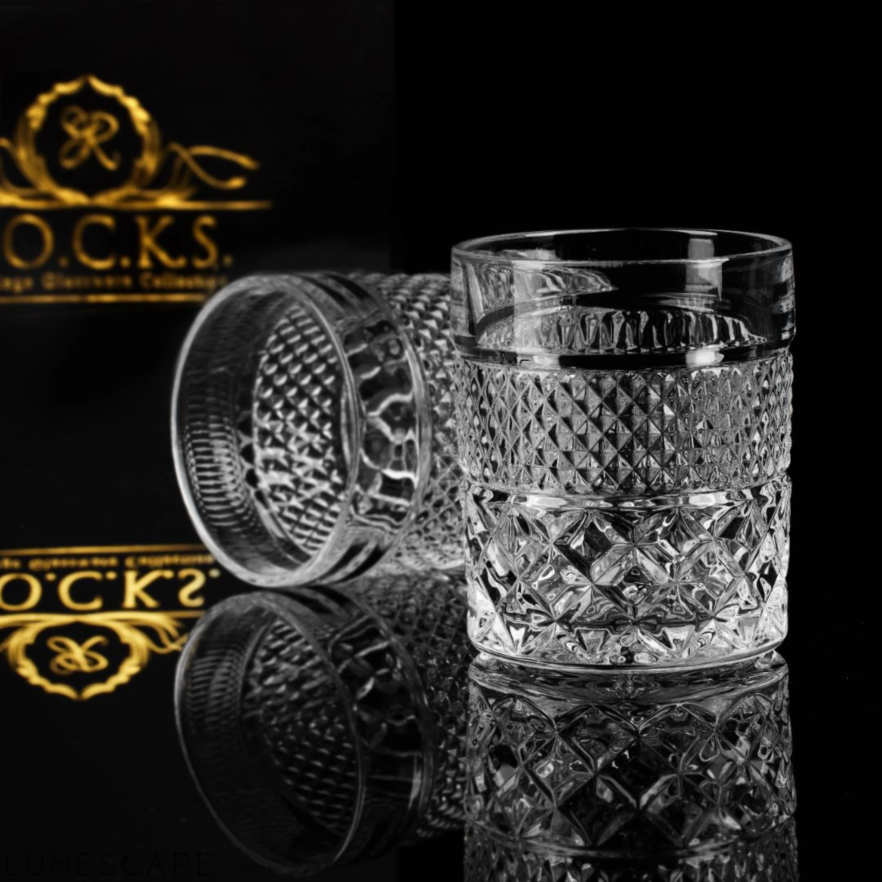 The Privilege Collection - Admiral Glasses LUNESCAPE