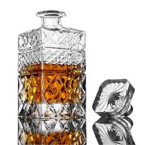 The Whiskey Decanter Gift Set LUNESCAPE
