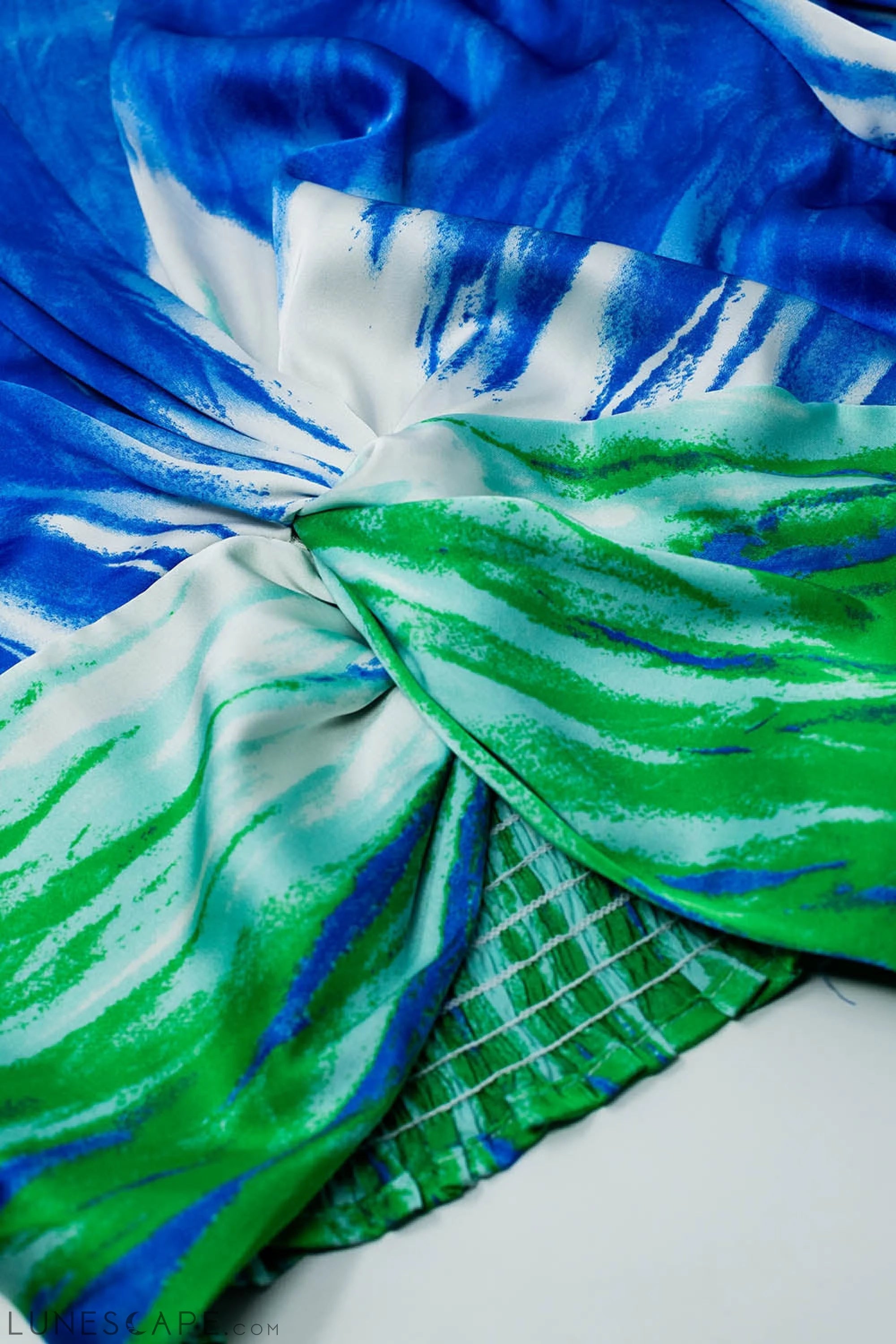 Tie-Dye Longsleeve Top Crossed in the Front LUNESCAPE