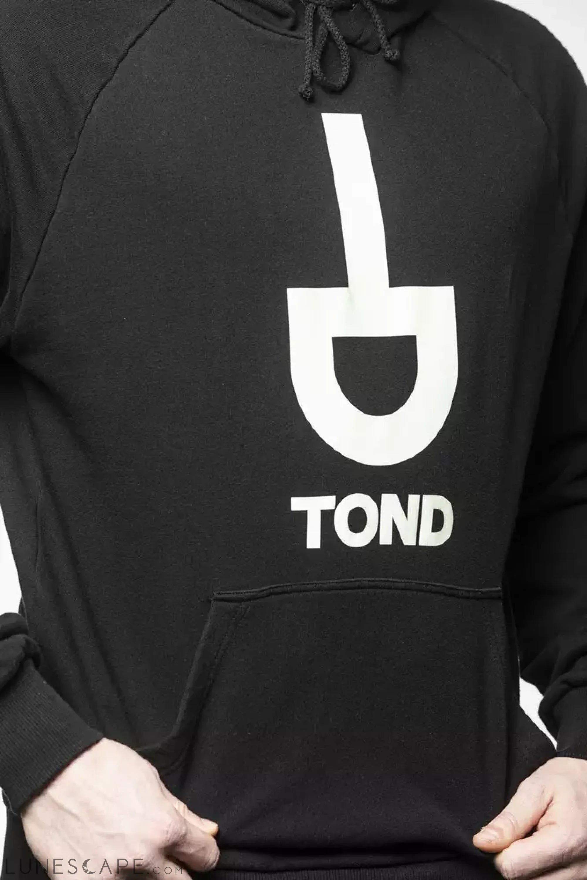 Tond Black Cotton Men Sweatshirt LUNESCAPE