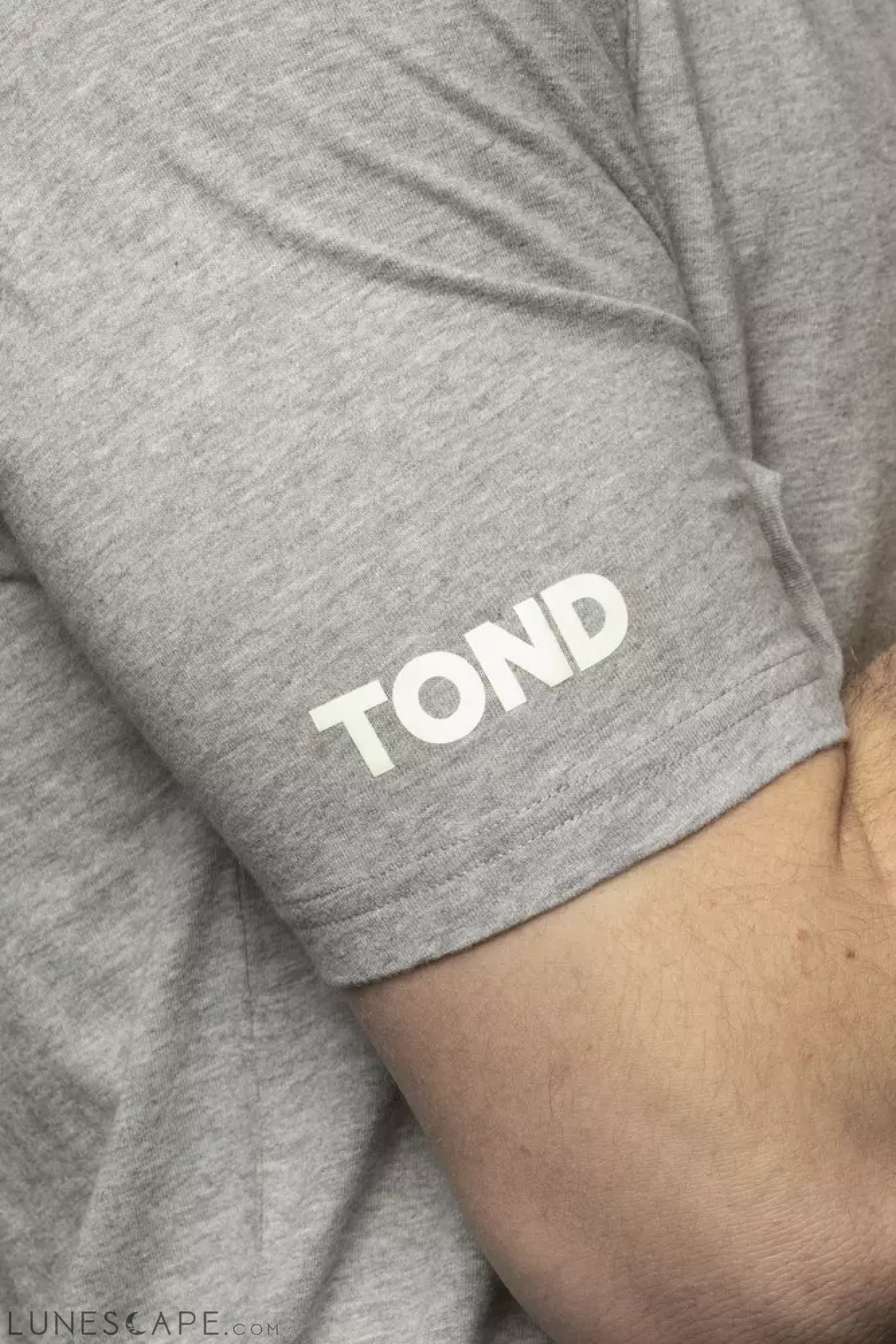 Tond Gray Cotton Men T-Shirt LUNESCAPE