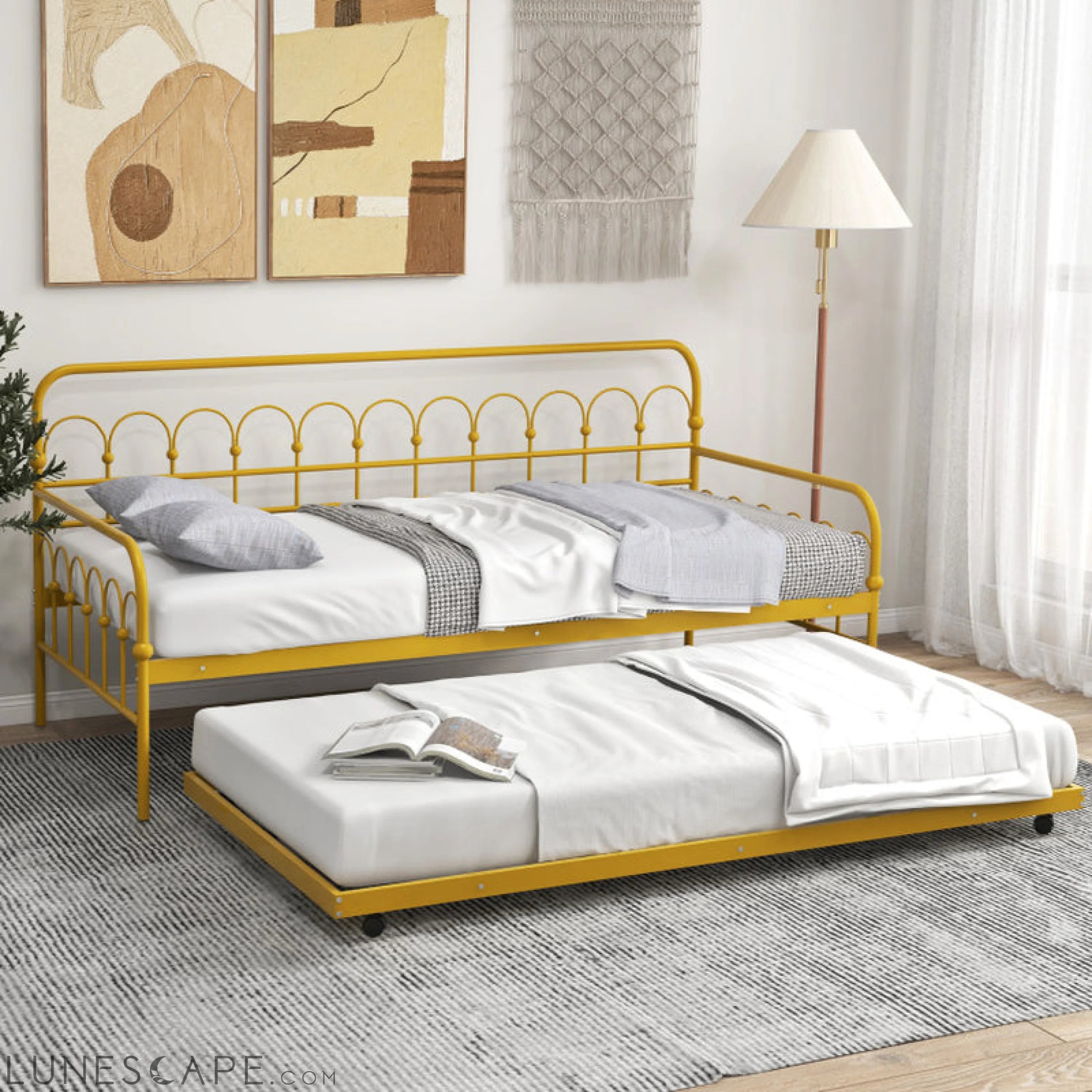 Twin Size Golden Metal Daybed with Trundle and Lockable Wheels LUNESCAPE