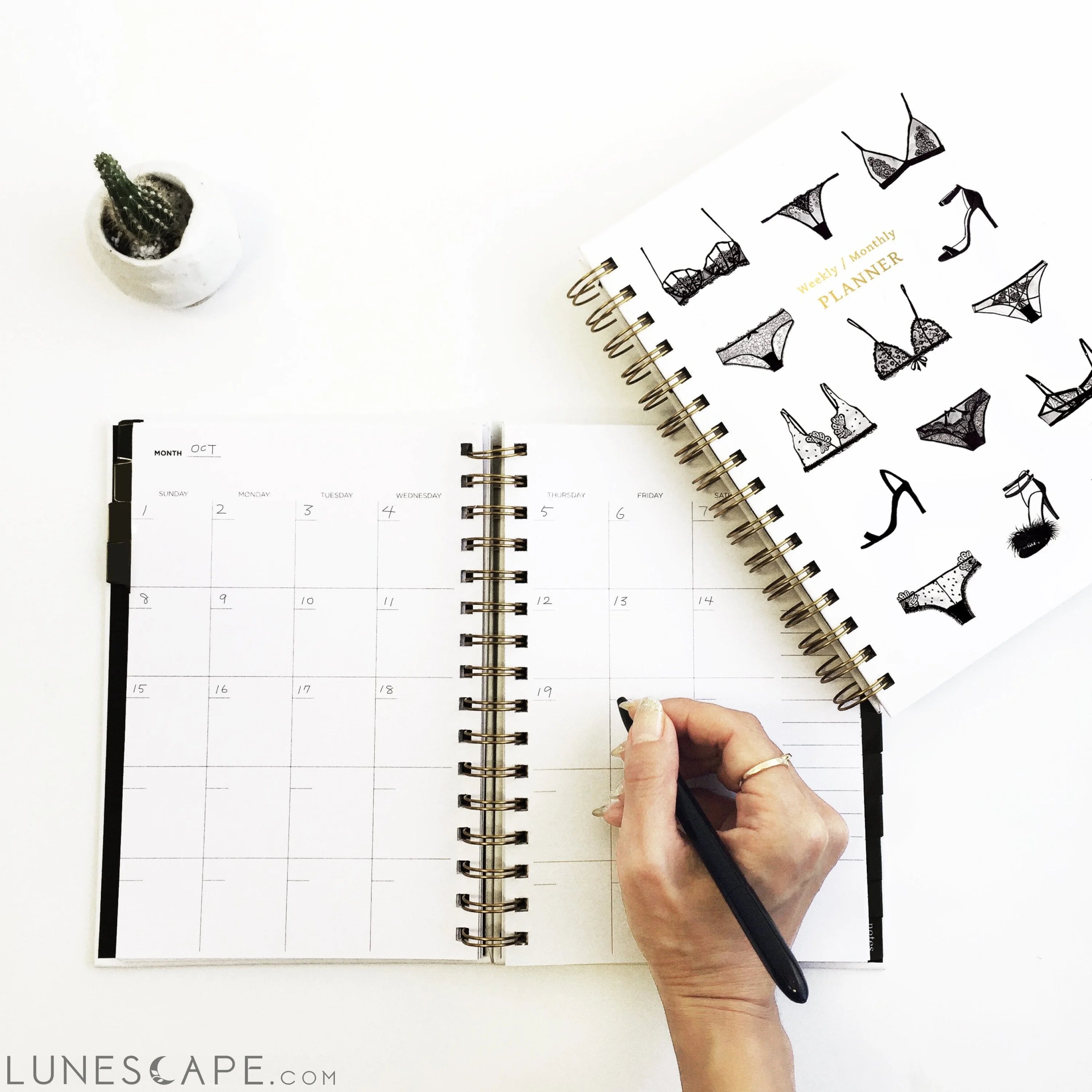 Undated Lingerie Planner LUNESCAPE