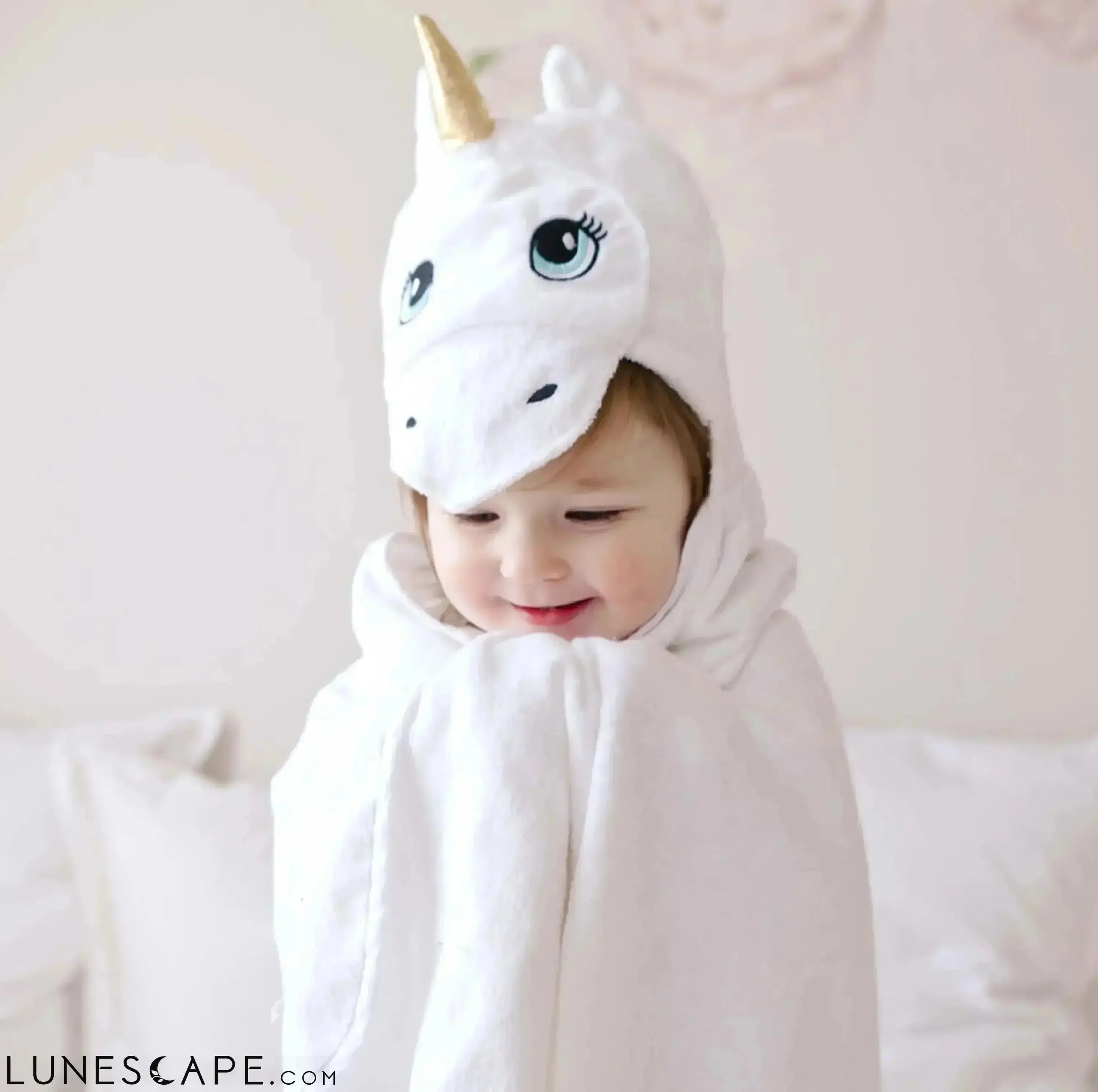 Unicorn Organic Bamboo Hooded Bath Towel - White LUNESCAPE