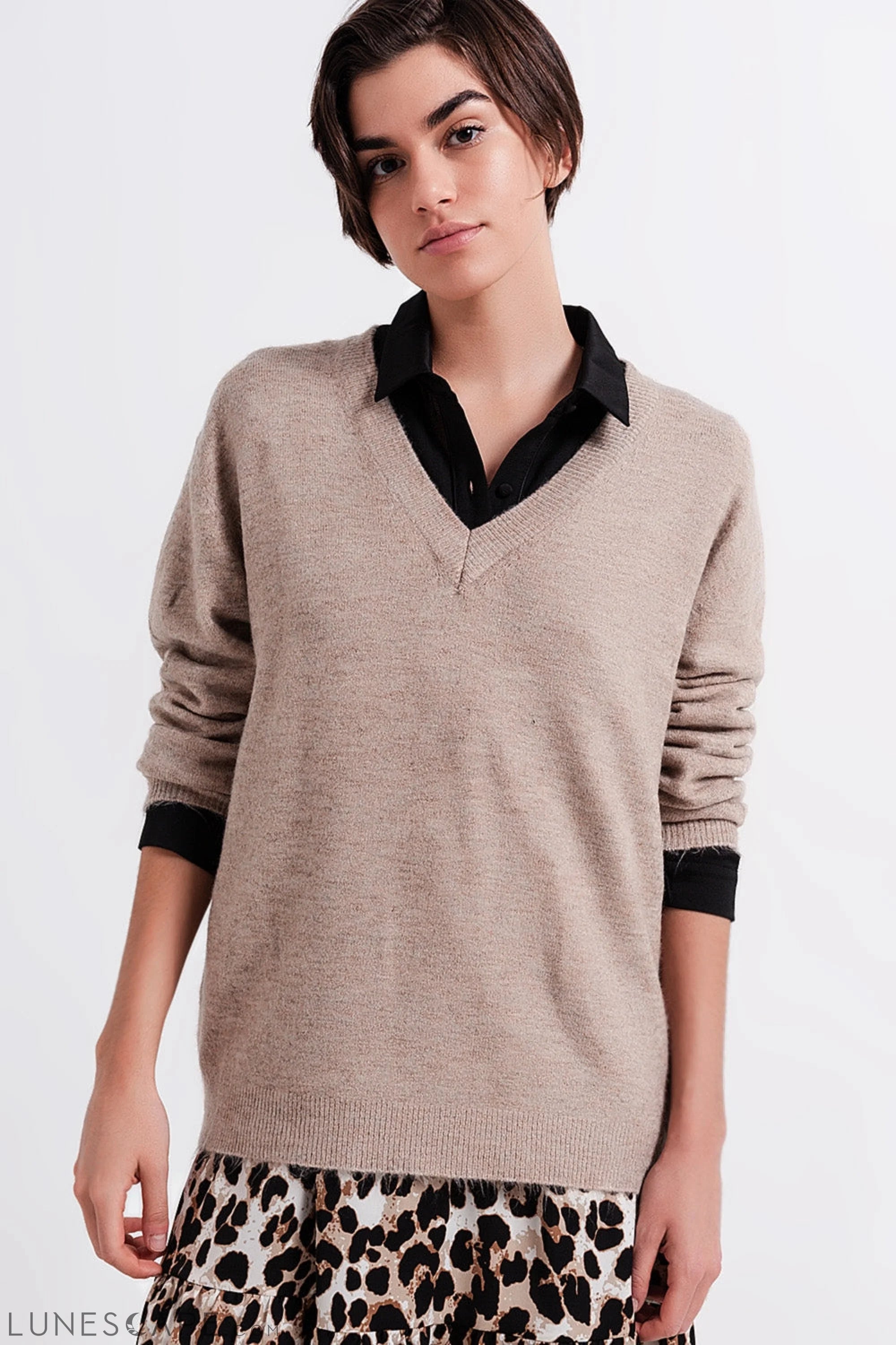 V Neck Jumper in Brown LUNESCAPE