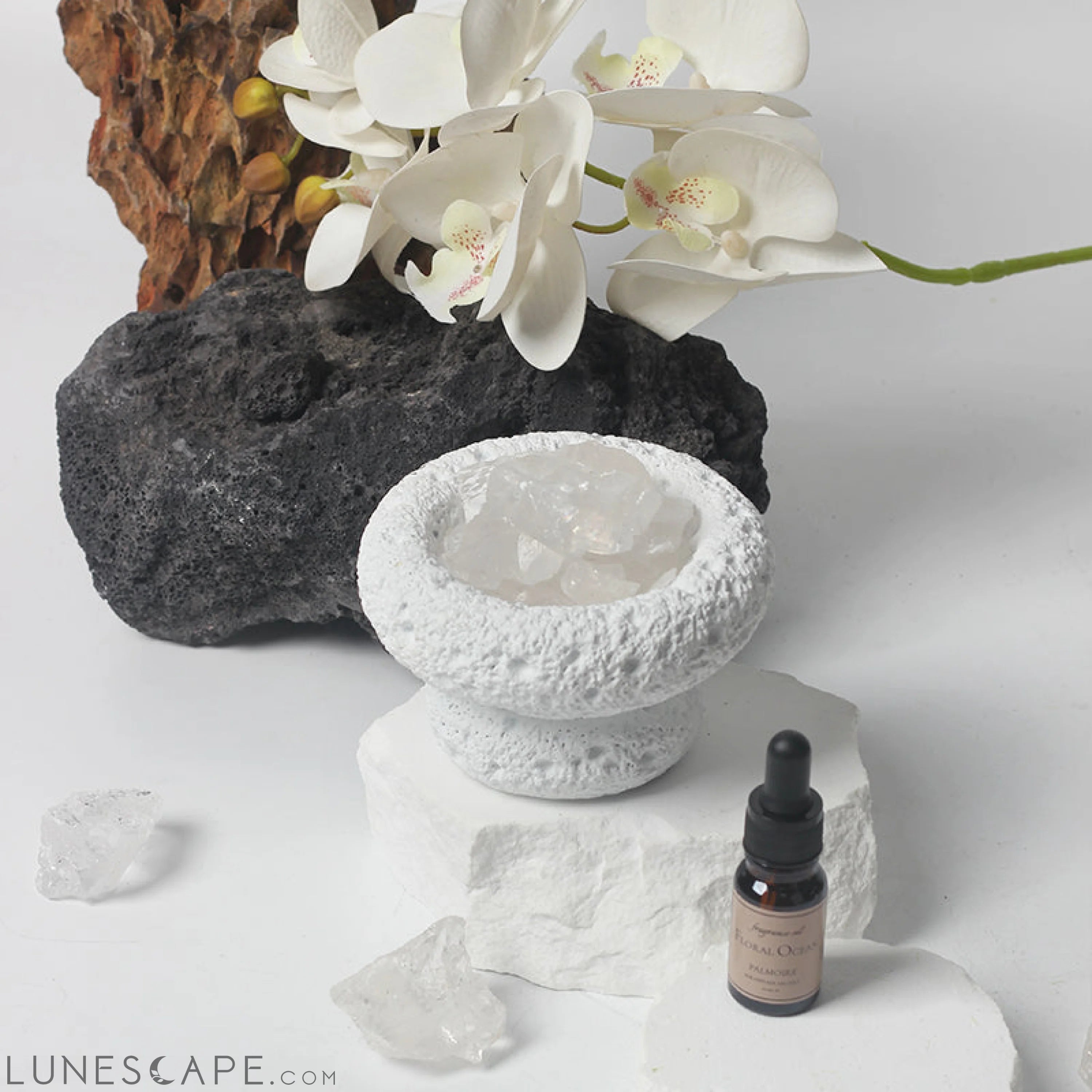White Moon Diffuser - Floral Ocean LUNESCAPE