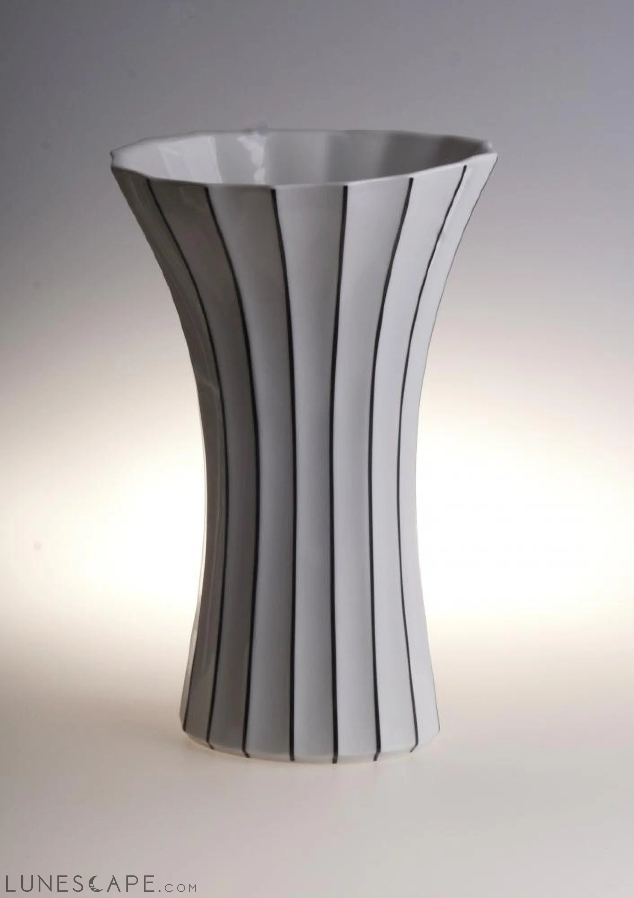White Retro Style Porcelain Flower Vase l 12” LUNESCAPE