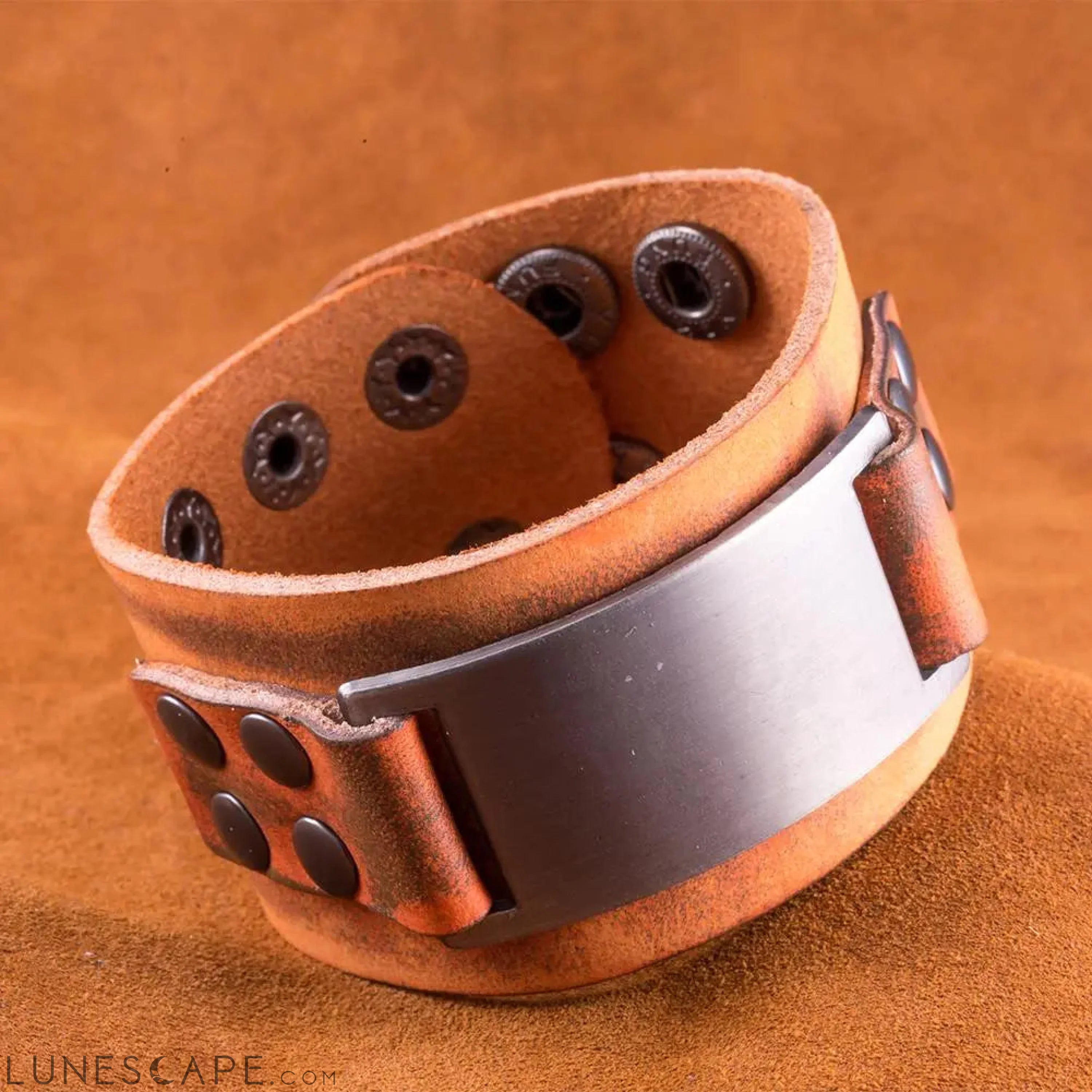 Wide Leather Cuff LUNESCAPE