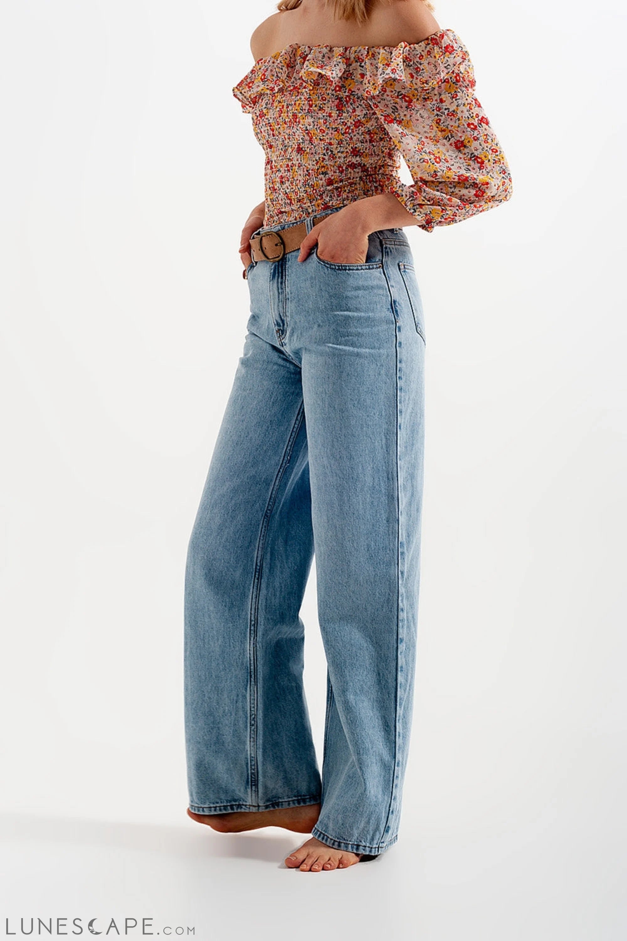 Wide Leg Jeans With High Waist in Light Blue LUNESCAPE