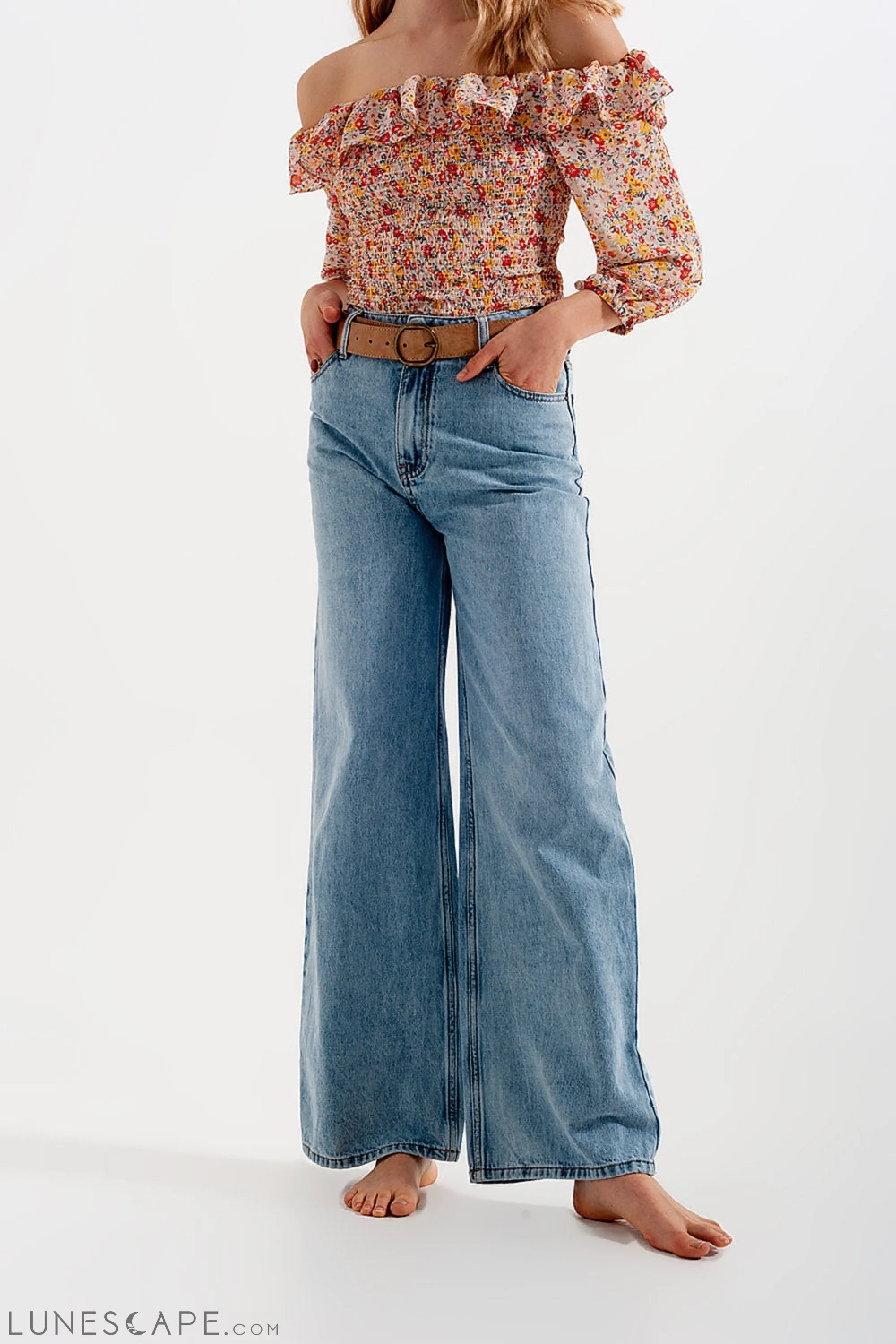 Wide Leg Jeans With High Waist in Light Blue LUNESCAPE