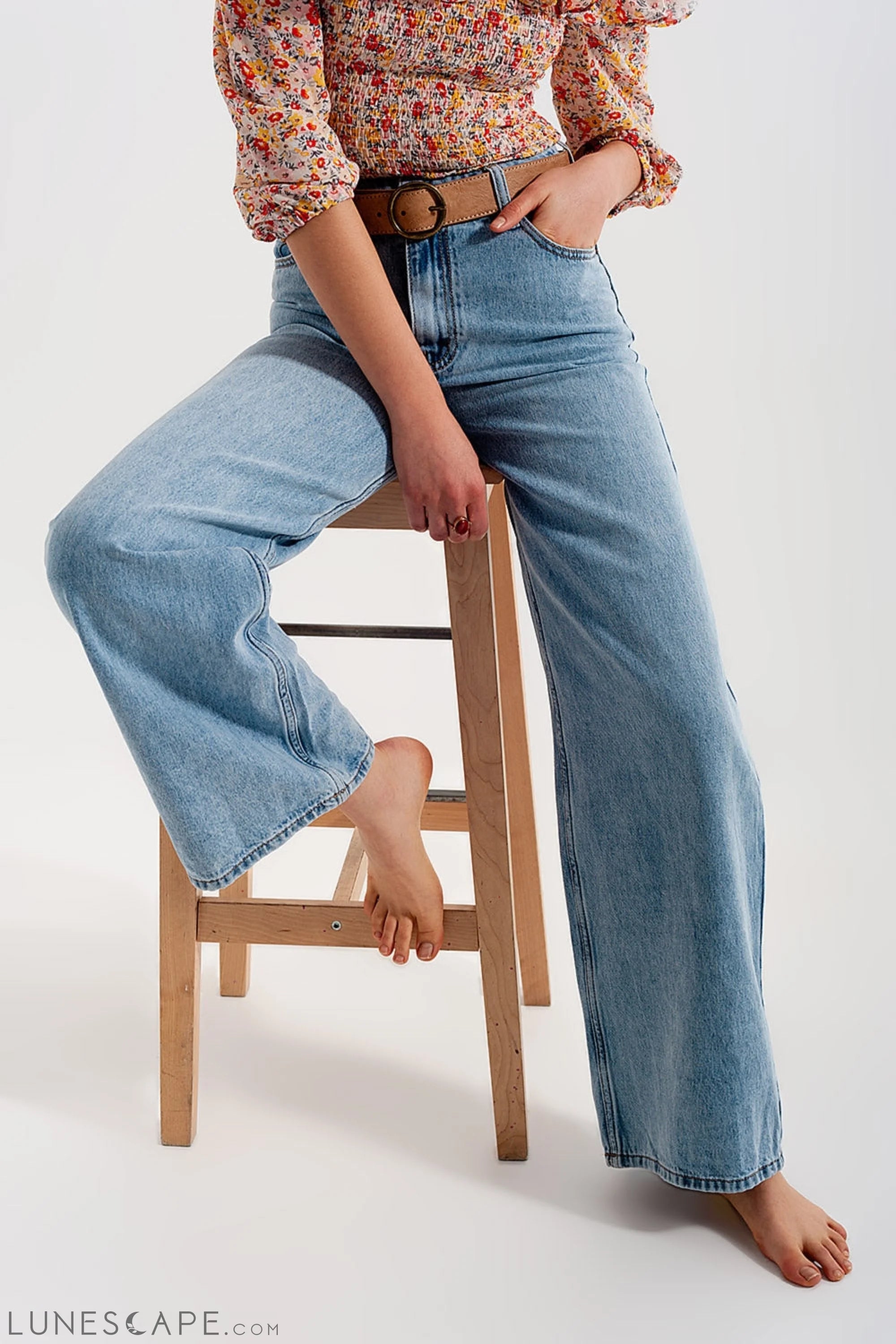 Wide Leg Jeans With High Waist in Light Blue LUNESCAPE