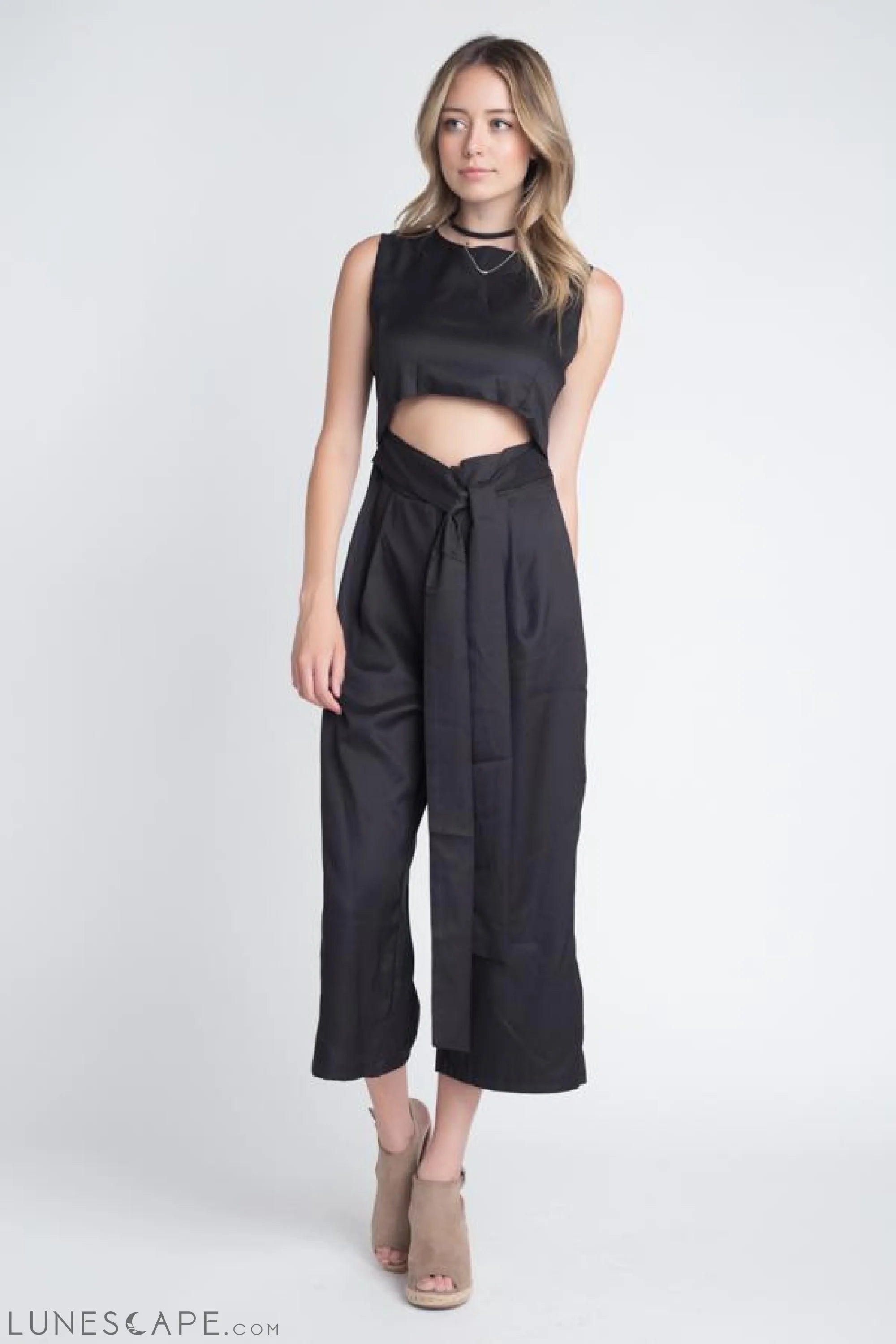 Women's Sleeveless Tie Jumpsuit with Slit LUNESCAPE