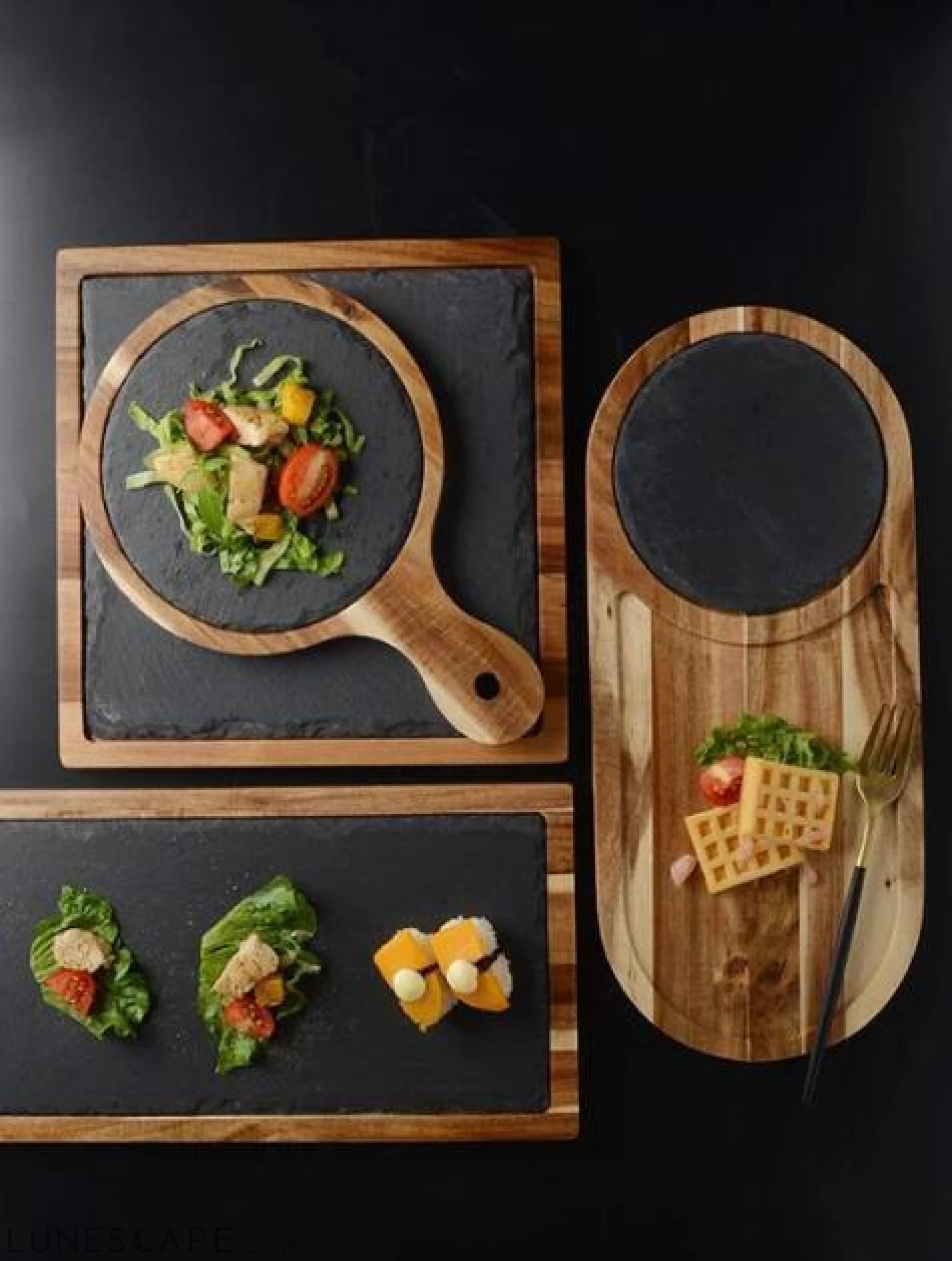 Wooden Pizza Serving Tray LUNESCAPE